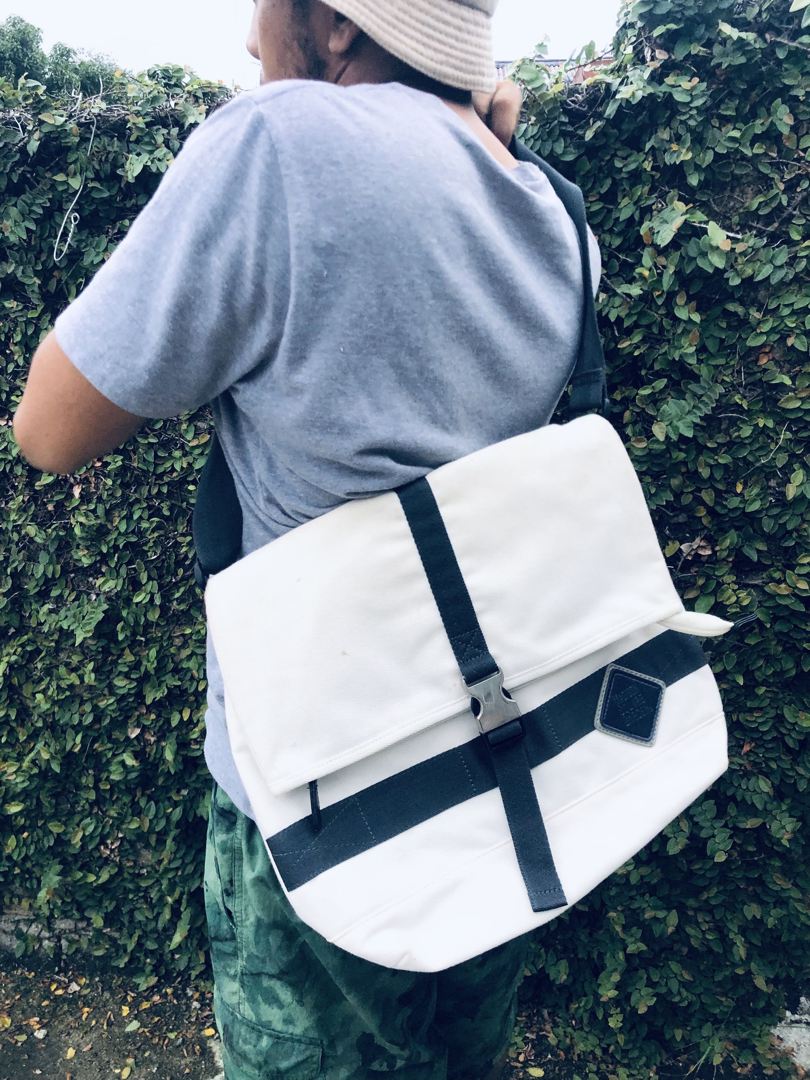 Japanese Brand Madison Square Garden Streetwear Fashion Style Crossbody Bag Size ONE SIZE - 16 Thumbnail