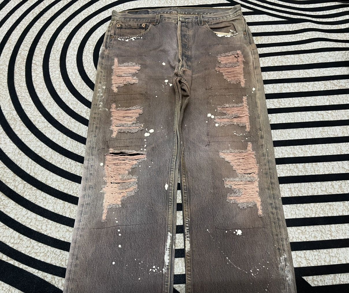 Levi's Vintage Clothing 90s LEVIS 501xx DISTRESSED JEANS SPLASHED PAINT RARE Size US 31 - 5 Thumbnail