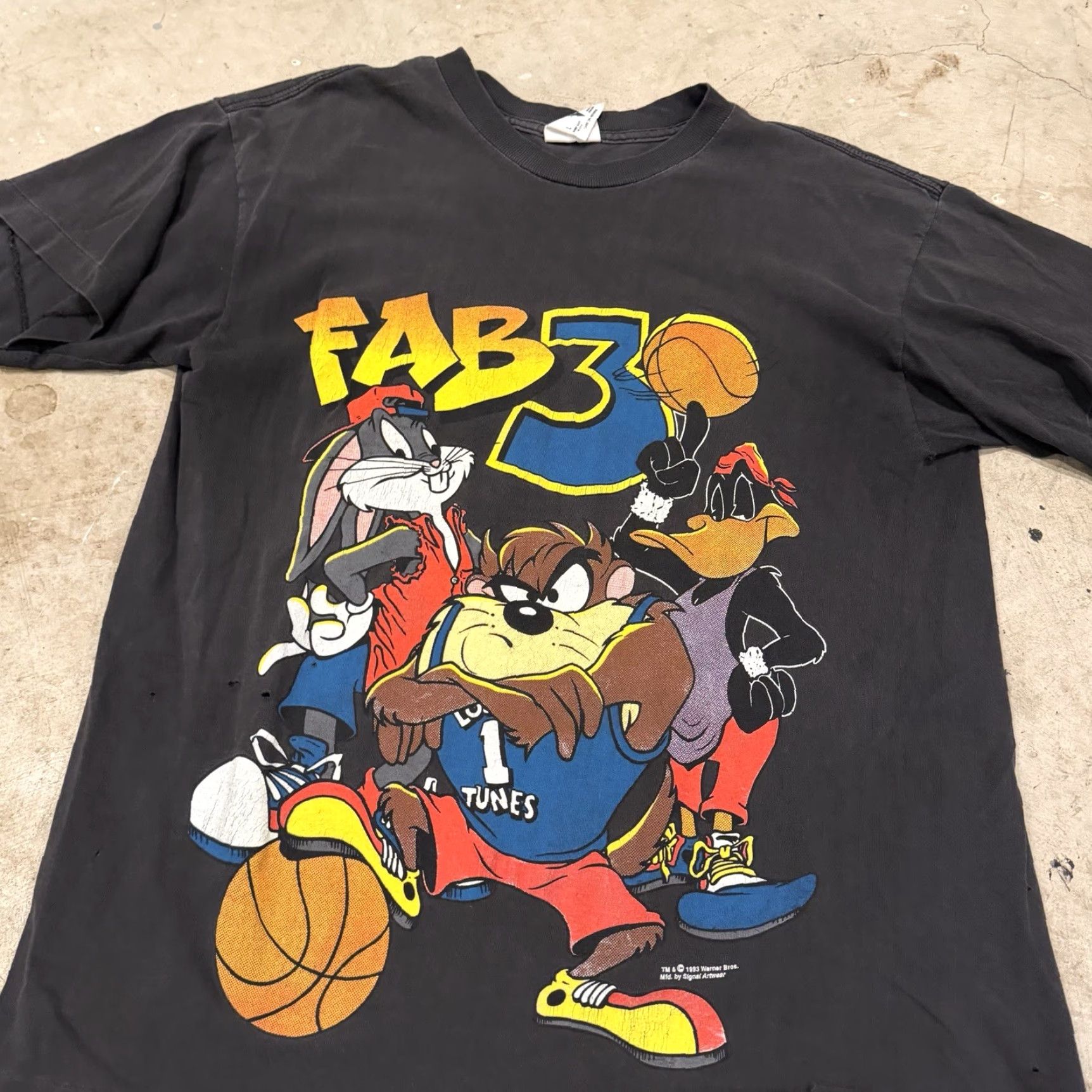 Vintage VINTAGE Looney Tunes Fab 3 T-shirt Large VTG 90s Basketball Taz Bugs Daffy Shirt Mens L Black 100% Cotton Graphic Tee" Size US L / EU 52-54 / 3 - 7 Thumbnail