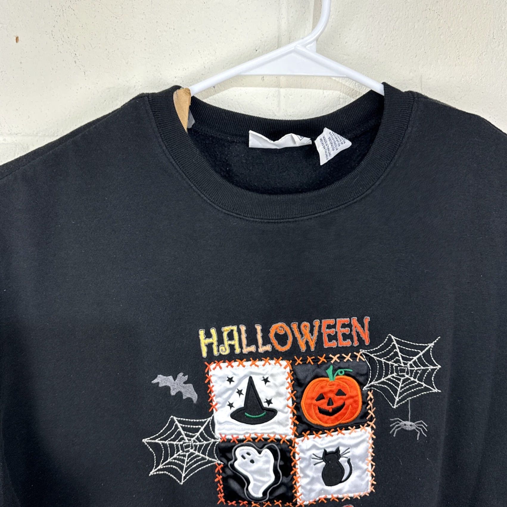Basic Editions Vintage Basic Editions Black Embroidered Halloween Sweatshirt Size 2XL Black Size XXL / US 16-18 / IT 52-54 - 5 Thumbnail