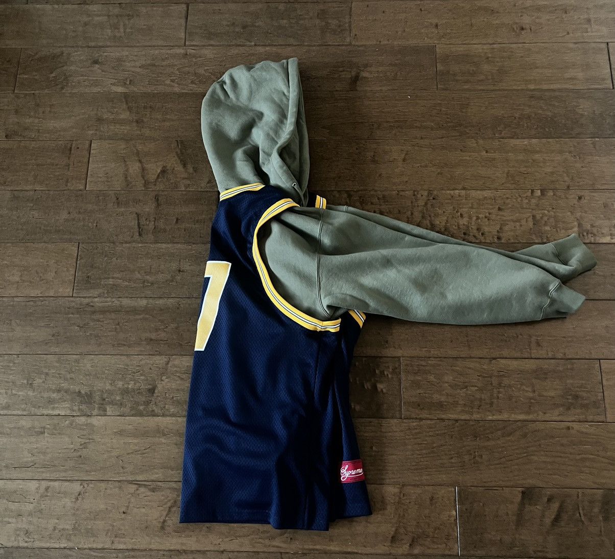 Supreme Supreme Basketball Jersey Hoodie Hybrid Size US M / EU 48-50 / 2 - 3 Thumbnail