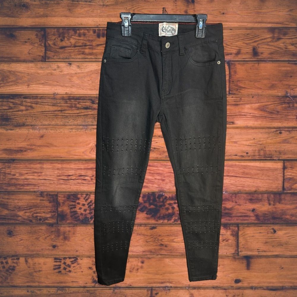 L&B L&B Lucky & Blessed Eyelet Distressed Jeans Size 6 Size 28" / US 6 / IT 42 - 1 Thumbnail
