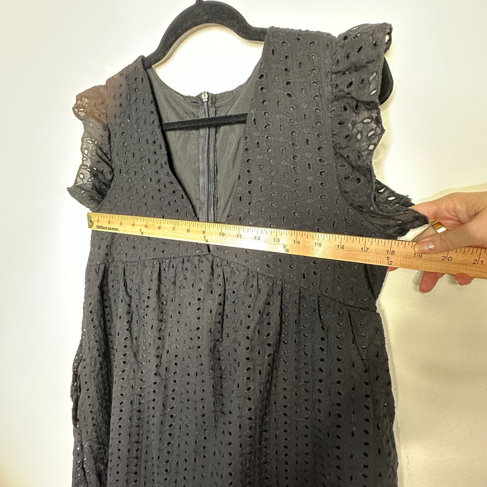 Other Black Eyelet Ruffle VNeck Zip Sleeveless Romper Empire Waist Size M / US 6-8 / IT 42-44 - 14 Thumbnail