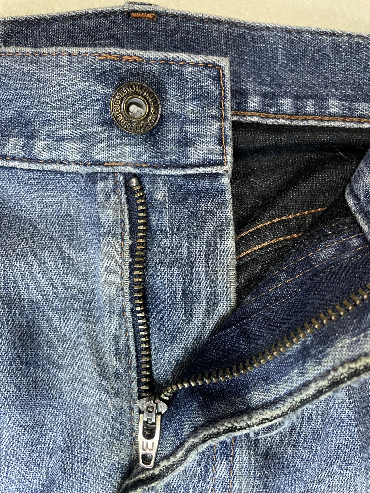 Uniqlo Vintage Japanese Brand Distress Faded Denim Jeans Size US 36 / EU 52 - 6 Thumbnail