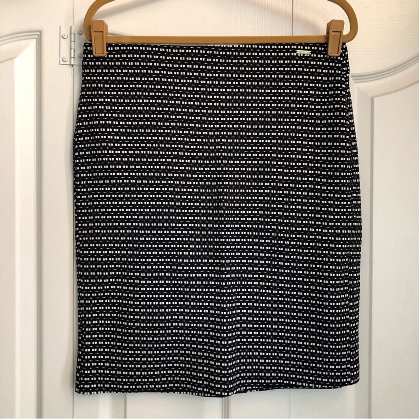 Anne Klein Anne Klein black and white pattern skirt 10 Size 32" / US 10 / IT 46 - 1 Thumbnail