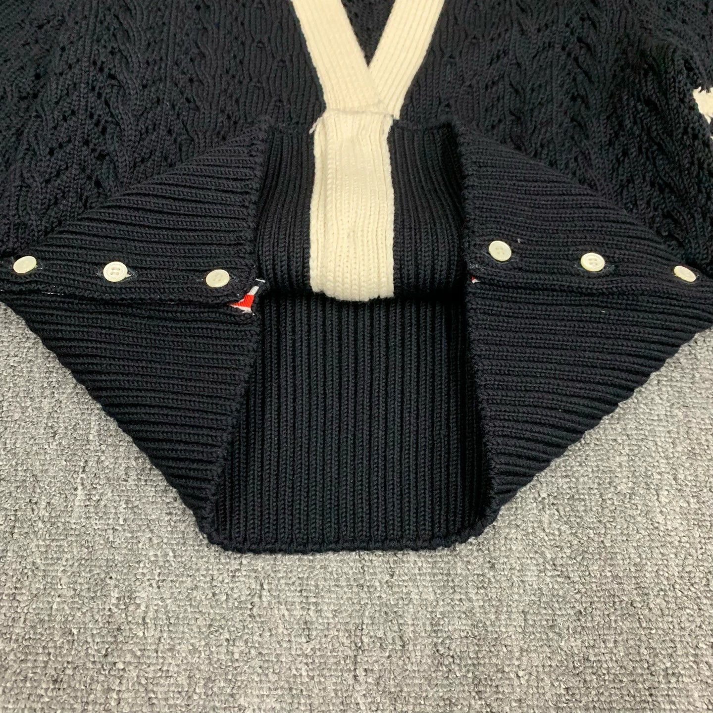 Thom Browne Thom Browne Navy Four-Stripe Knit Cardigan 44 Size M / US 6-8 / IT 42-44 - 9 Thumbnail