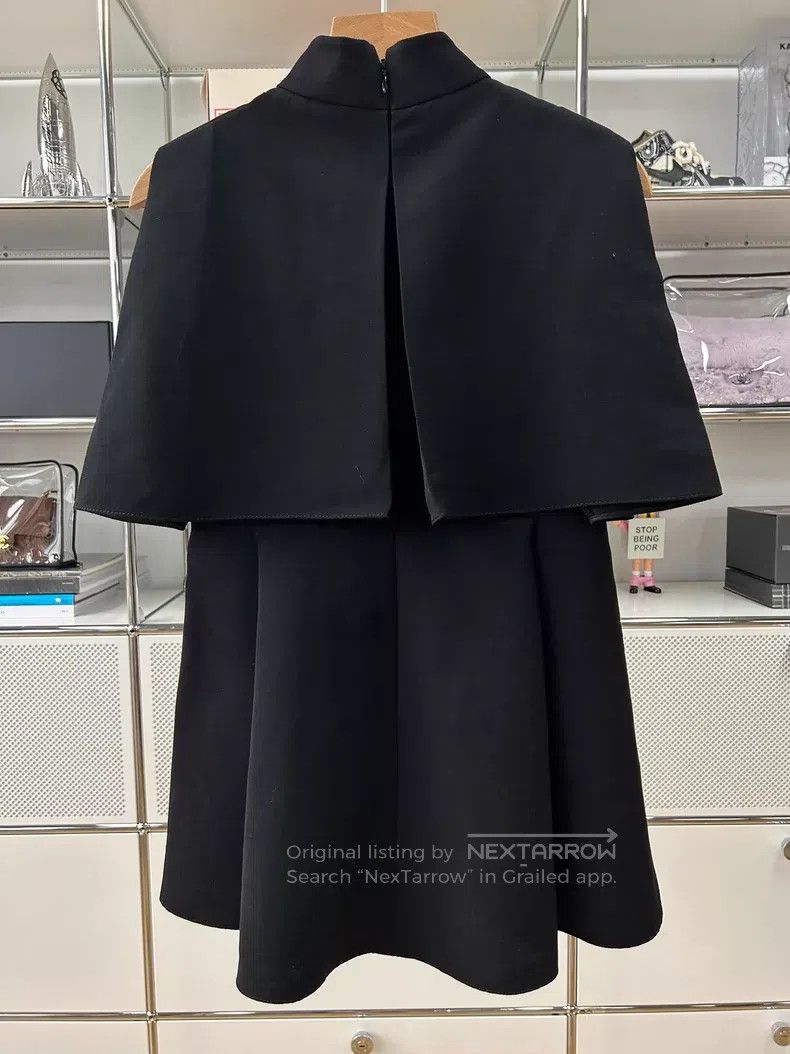 Valentino Valentino Small shoulder design small dress Size M / US 6-8 / IT 42-44 - 2 Thumbnail