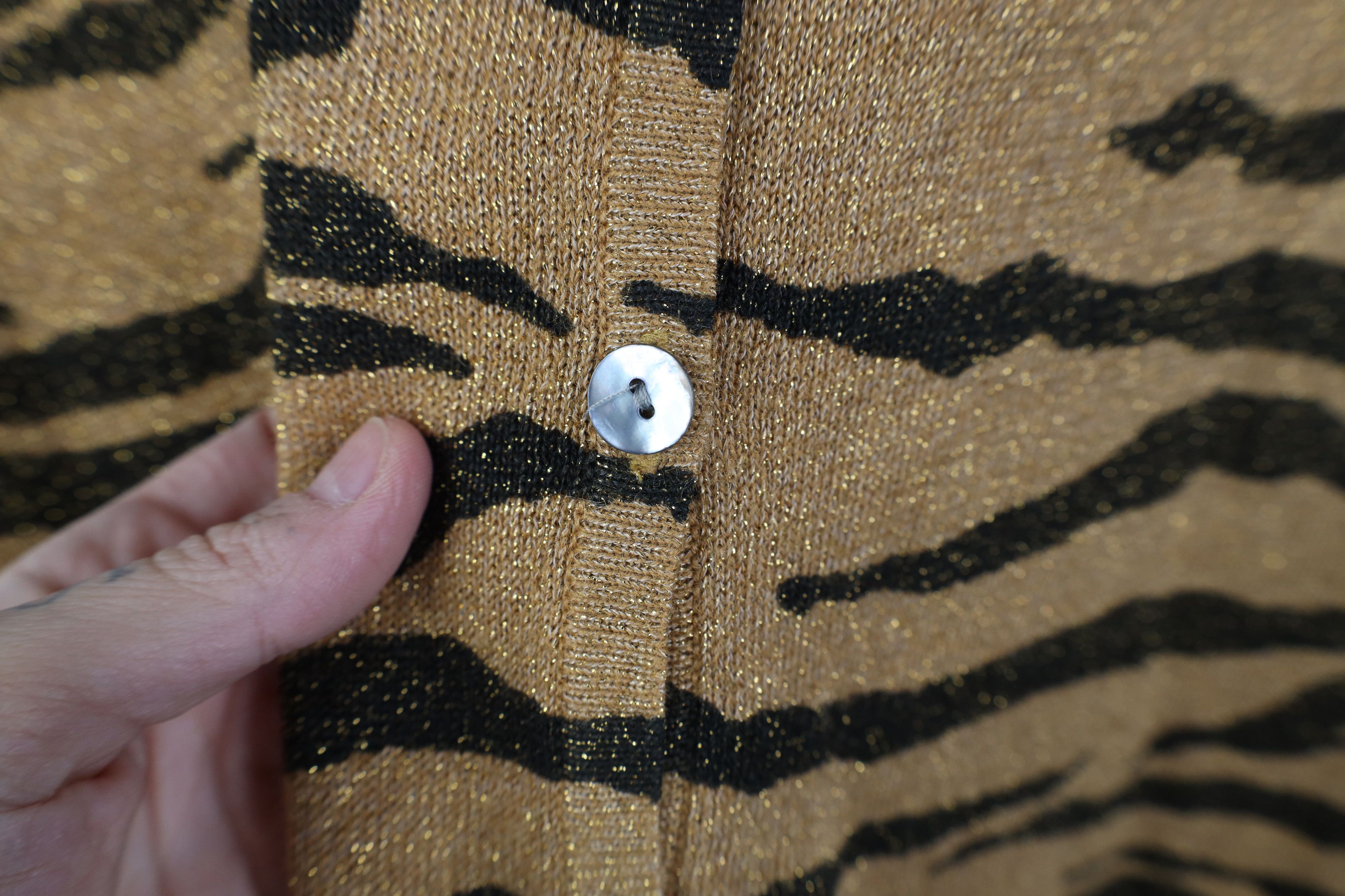 Vintage Vintage 90s Streetwear Tiger Stripe Knit Cardigan Sweater Size XXL / US 16-18 / IT 52-54 - 4 Thumbnail