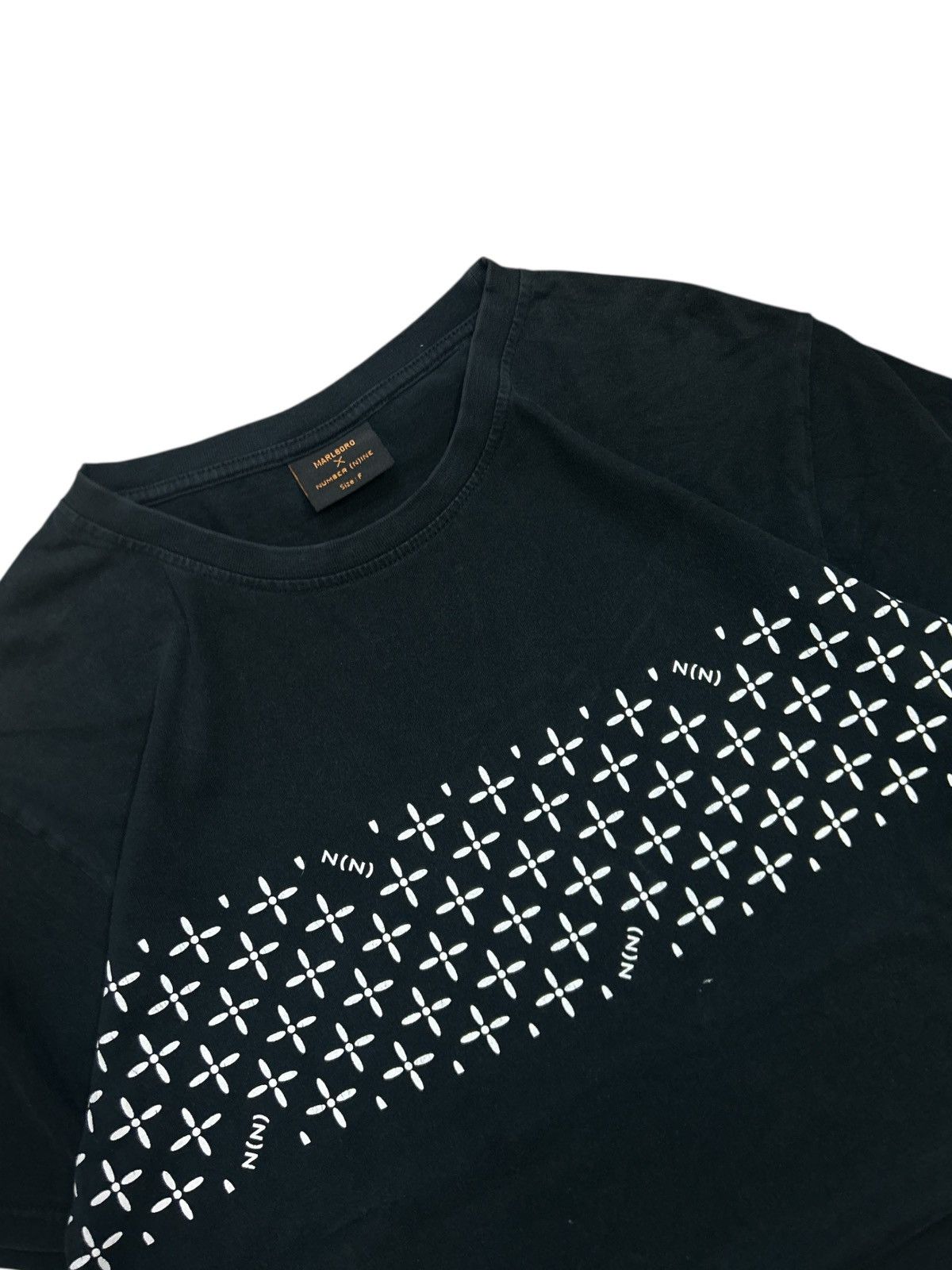 Number (N)ine Vintage Marlboro x Number (N)ine Monogram Graphic Shirt Size US M / EU 48-50 / 2 - 2 Thumbnail