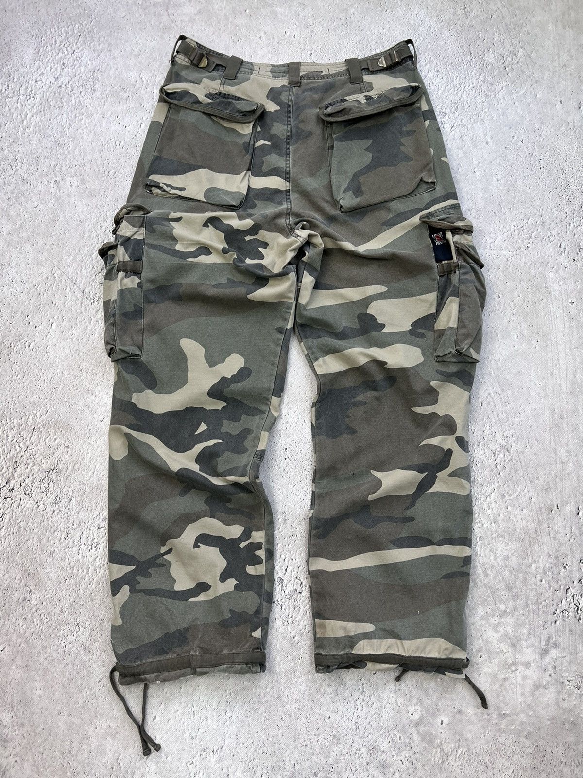Japanese Brand × Vintage Crazy Vintage Y2K/2000s Real Tree Camo Skater Cargo Pants! Size US 32 / EU 48 - 17 Thumbnail