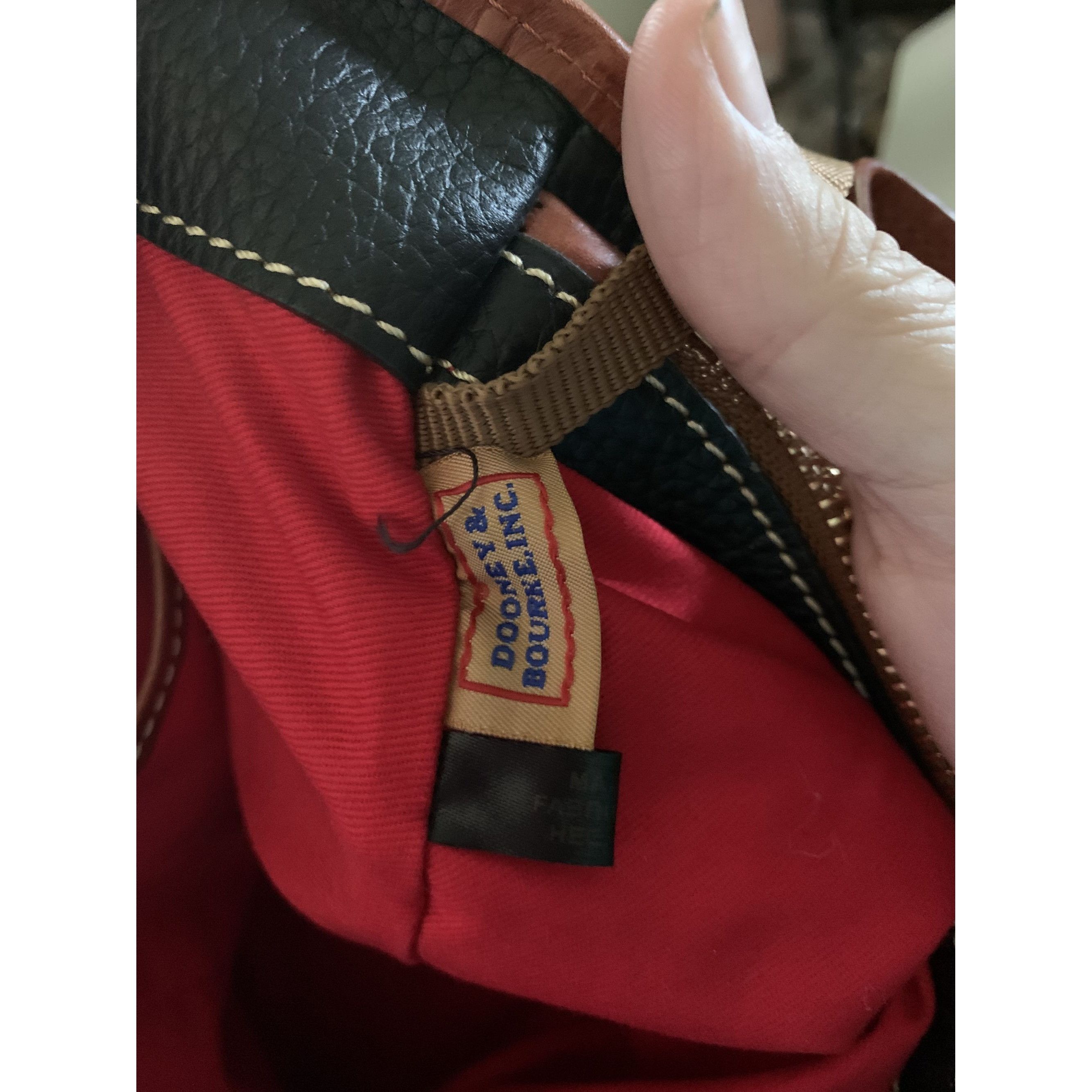 Vintage Dooney & Bourke Perry Satchel Turnlock Closure Black Leather Size ONE SIZE - 5 Thumbnail
