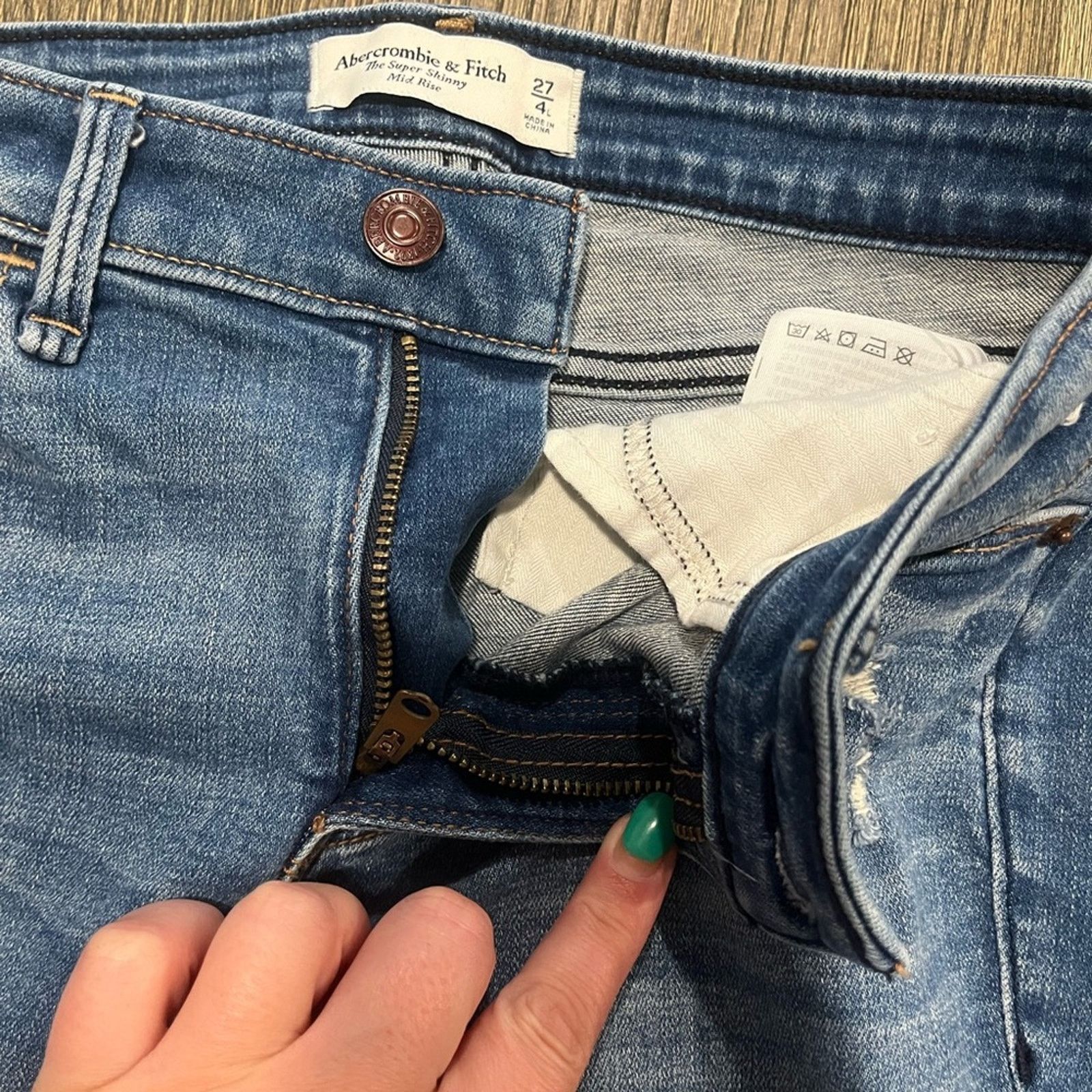 Abercrombie & Fitch Abercrombie & Fitch The Super Skinny Jeans Mid Rise Siz 27/4 Size 27" / US 4 / IT 40 - 5 Thumbnail