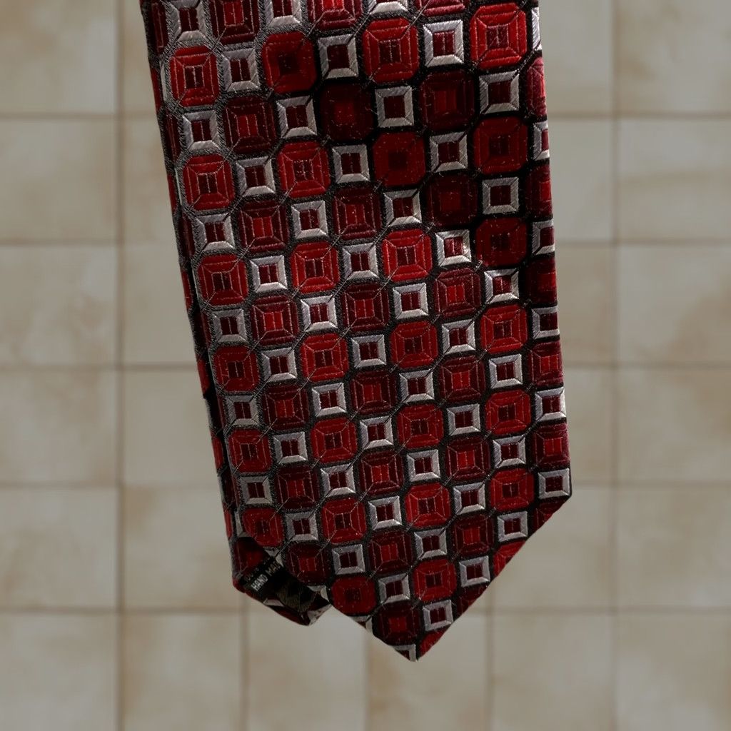 Vintage VINTAGE Diamond Tie Red Black Mens 3.5 Inch Silk Necktie Classic 57"-60" Geometric Pattern Adult Silk Tie Mens Size ONE SIZE - 1 Thumbnail
