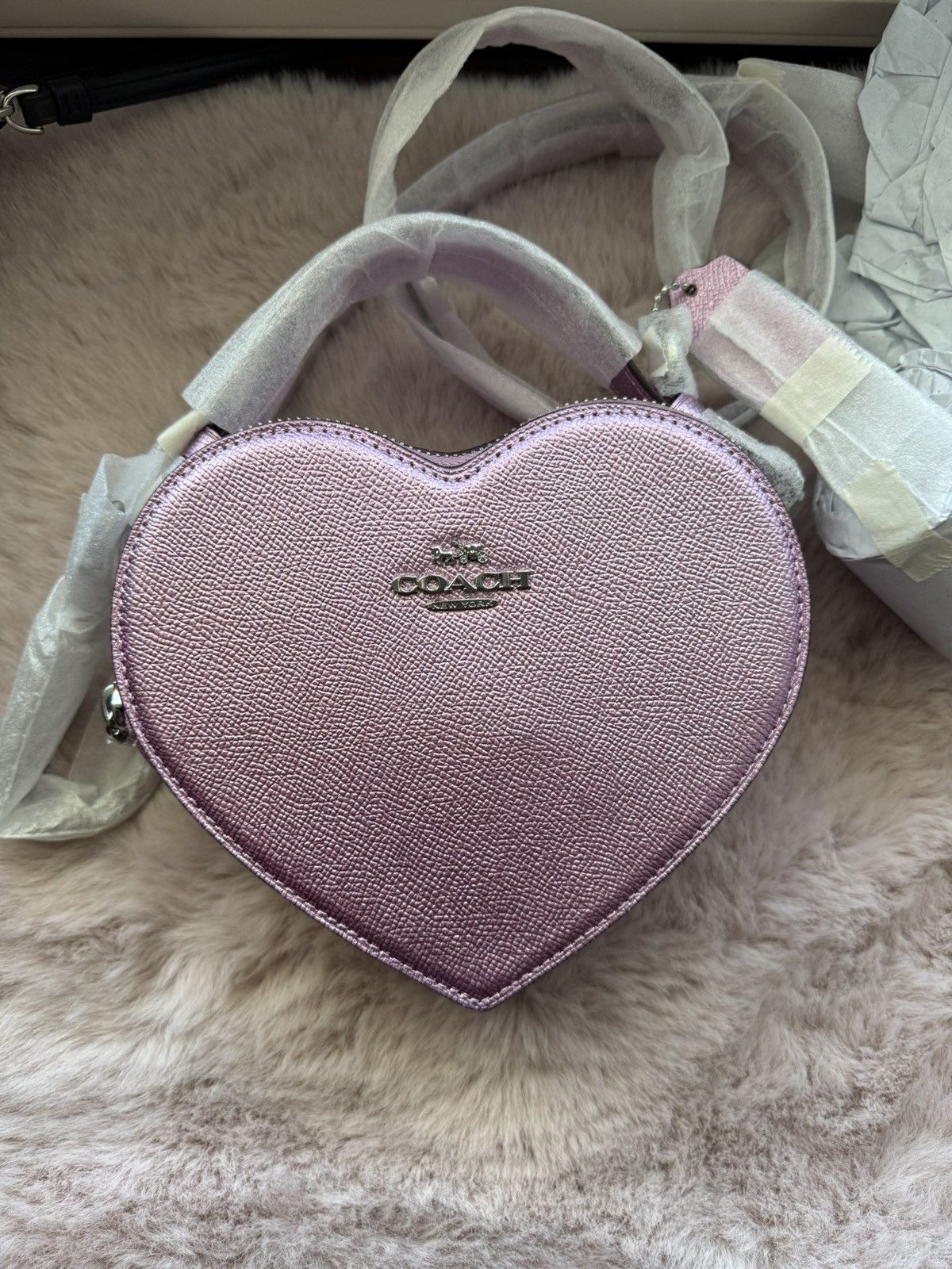 Coach Coach Heart Crossbody Bag in Metalic Crossgrain Leather Size ONE SIZE - 1 Thumbnail