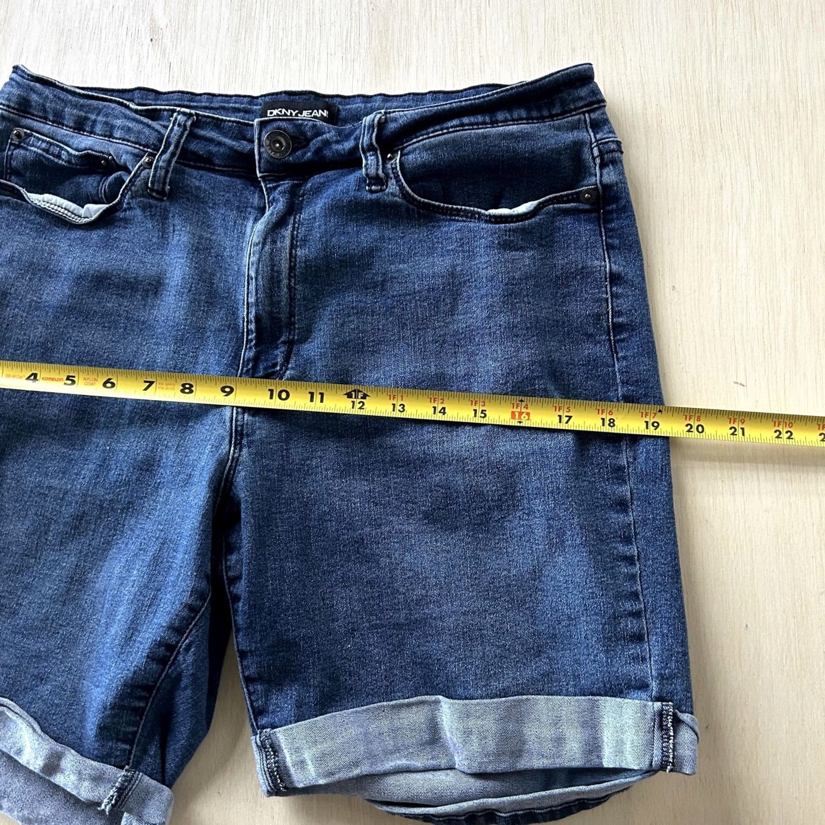 DKNY DKNY JEAN Shorts Bermuda Denim Blue 12 Womens 5-Pocket Stretch Cuffed Size 34" / US 12 / IT 48 - 6 Thumbnail