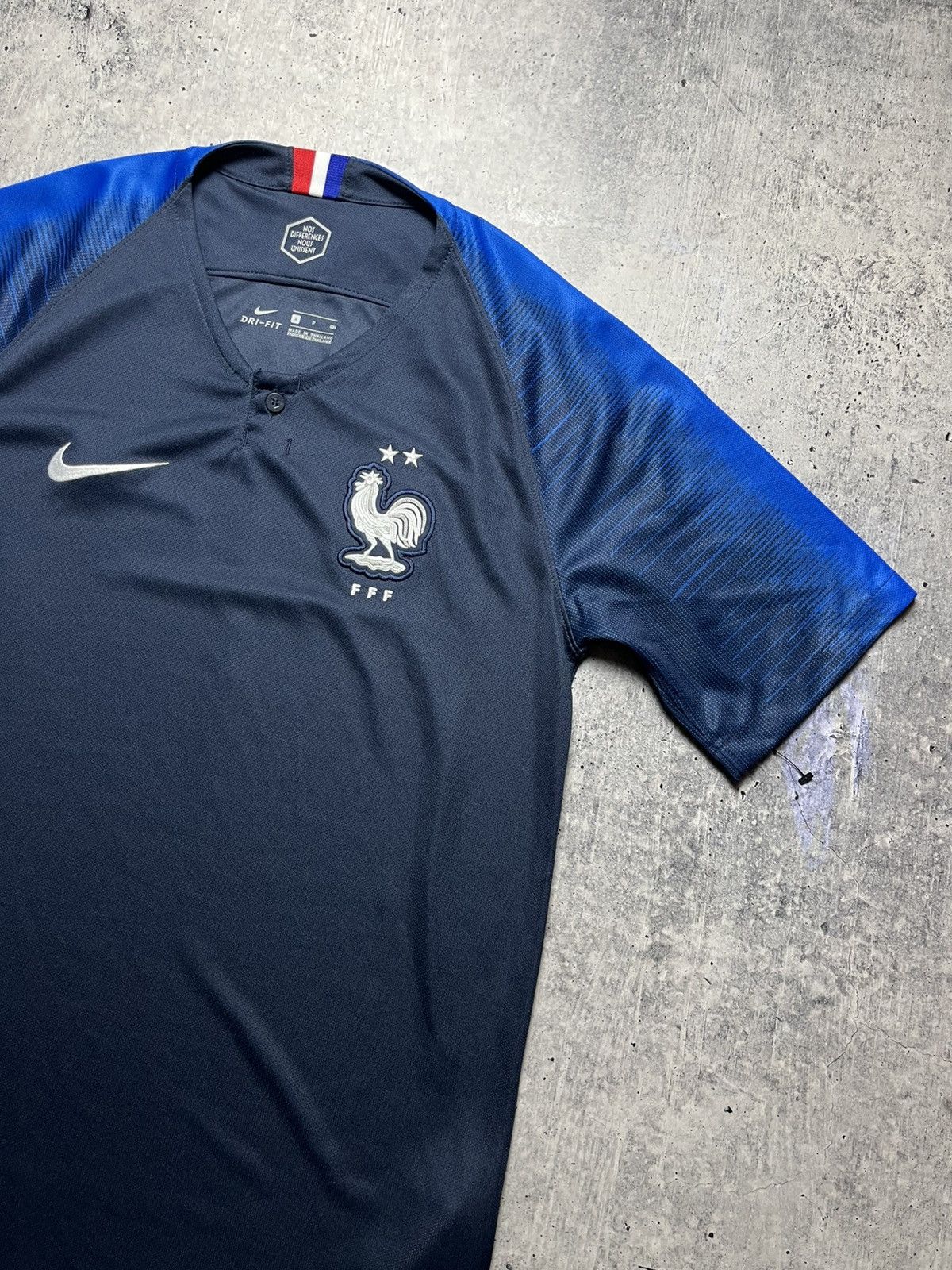 Nike FRANCE 2018 2019 HOME FOOTBALL SHIRT SOCCER 893872-451 Size US S / EU 44-46 / 1 - 4 Thumbnail
