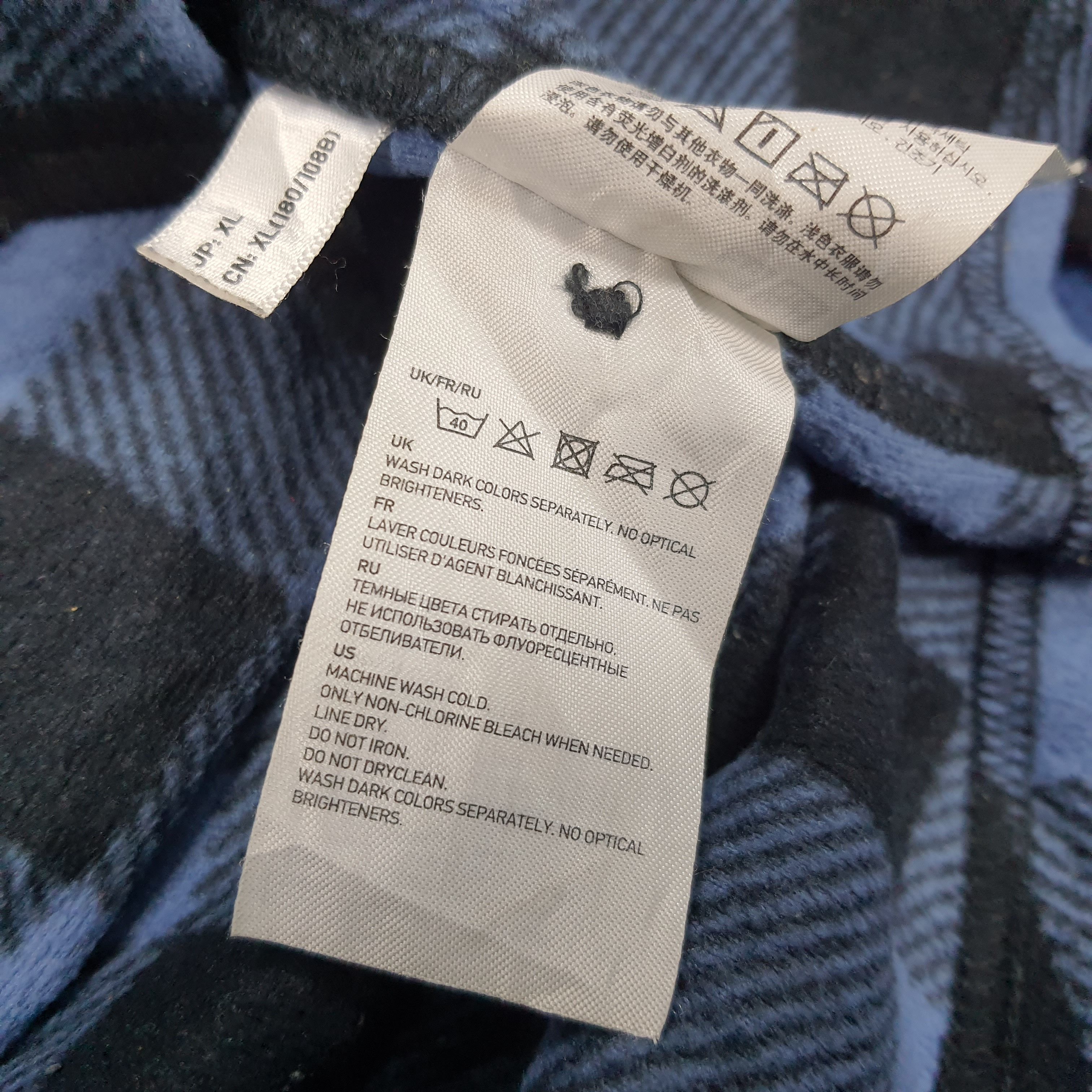 Japanese Brand × Uniqlo × Vintage Vintage Uniqlo Flannel Custom Logo Japanese Brand Shirt Size US L / EU 52-54 / 3 - 5 Thumbnail