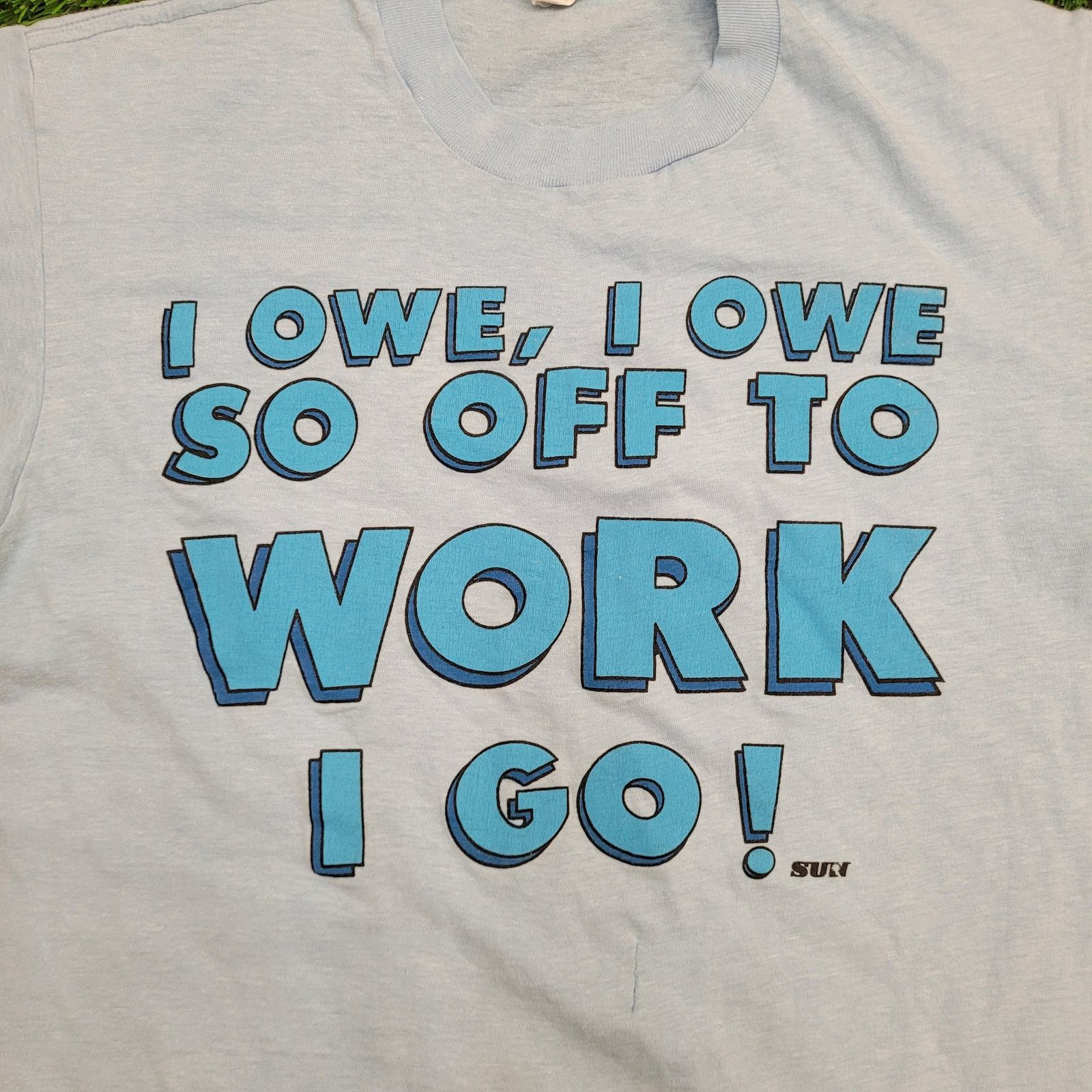 Vintage VTG "I Owe I Owe" Snow-White Parody Funny Work T-Shirt M USA Size US M / EU 48-50 / 2 - 3 Thumbnail