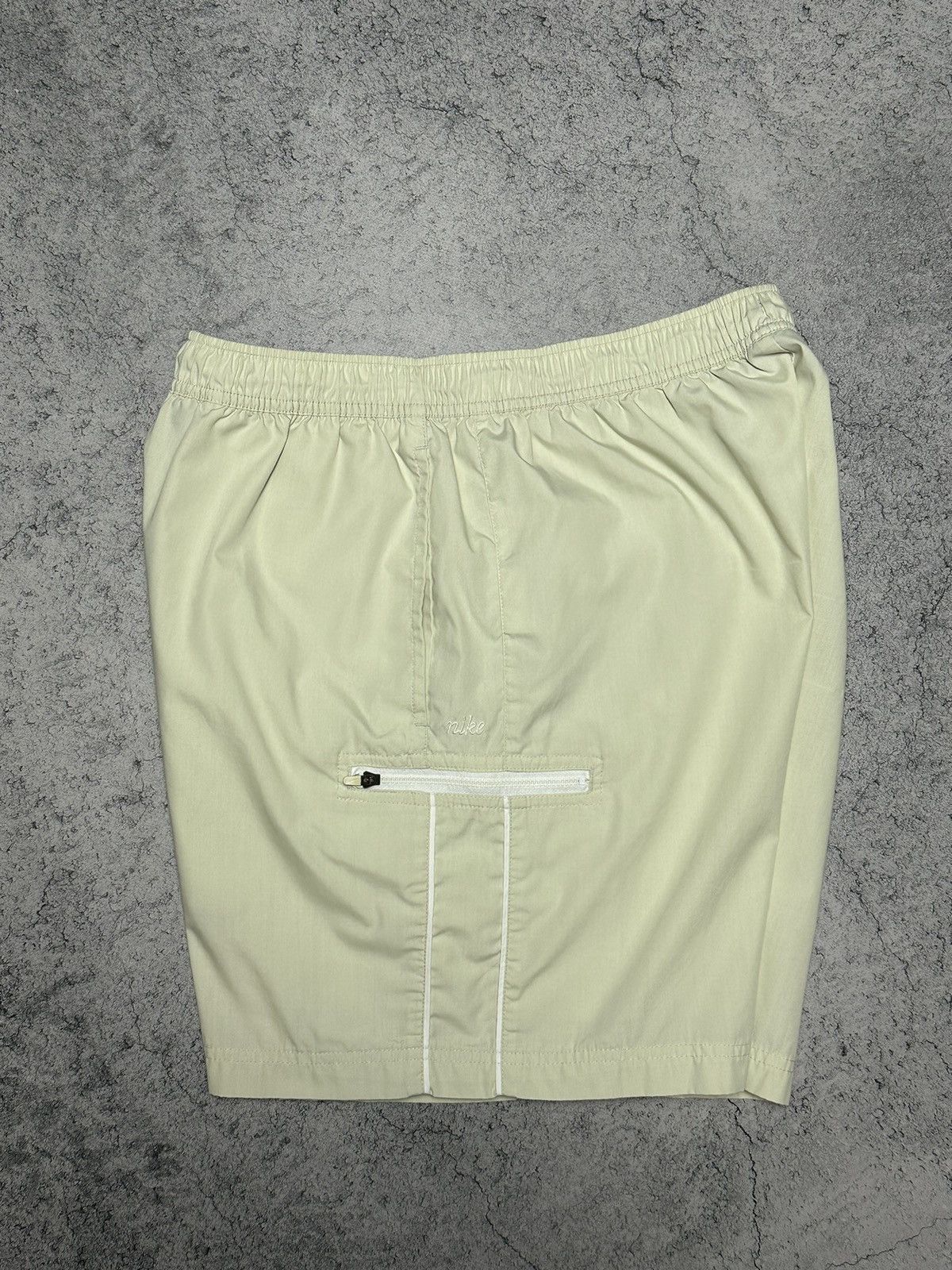 Vintage Vintage Nike Swoosh Logo Shorts Size L Y2k Size US 32 / EU 48 - 5 Thumbnail