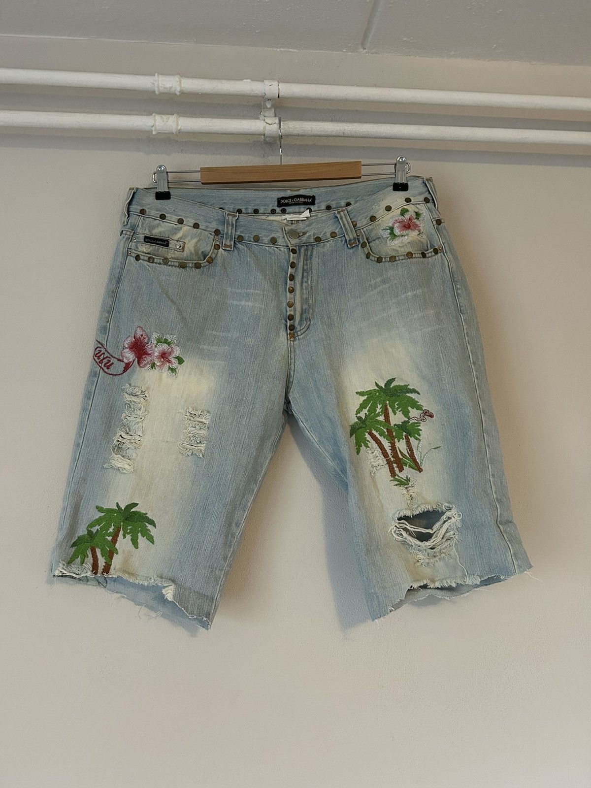 image of Dolce Gabbana Hawaii Honolulu Embroidery Denim Shorts in Blue, Men's (Size 33)