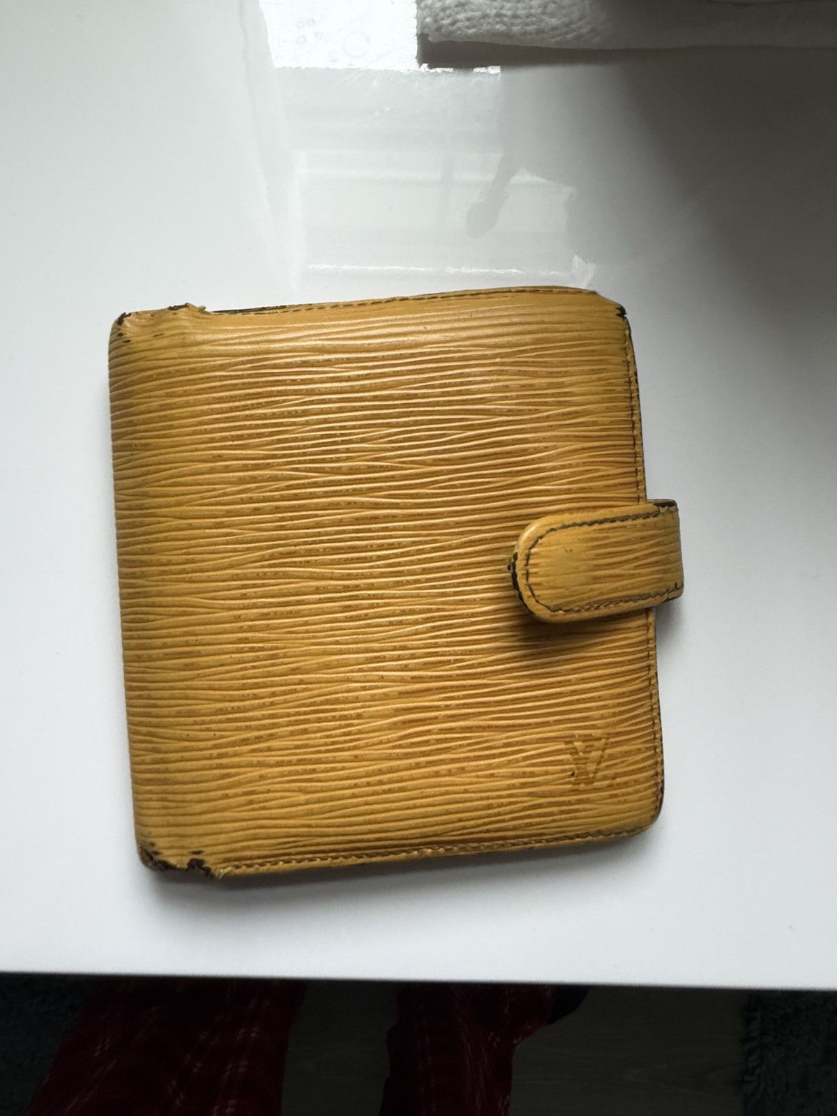 Louis Vuitton Louis Vuitton 2001 Leather Bifold Wallet Size ONE SIZE - 1 Thumbnail