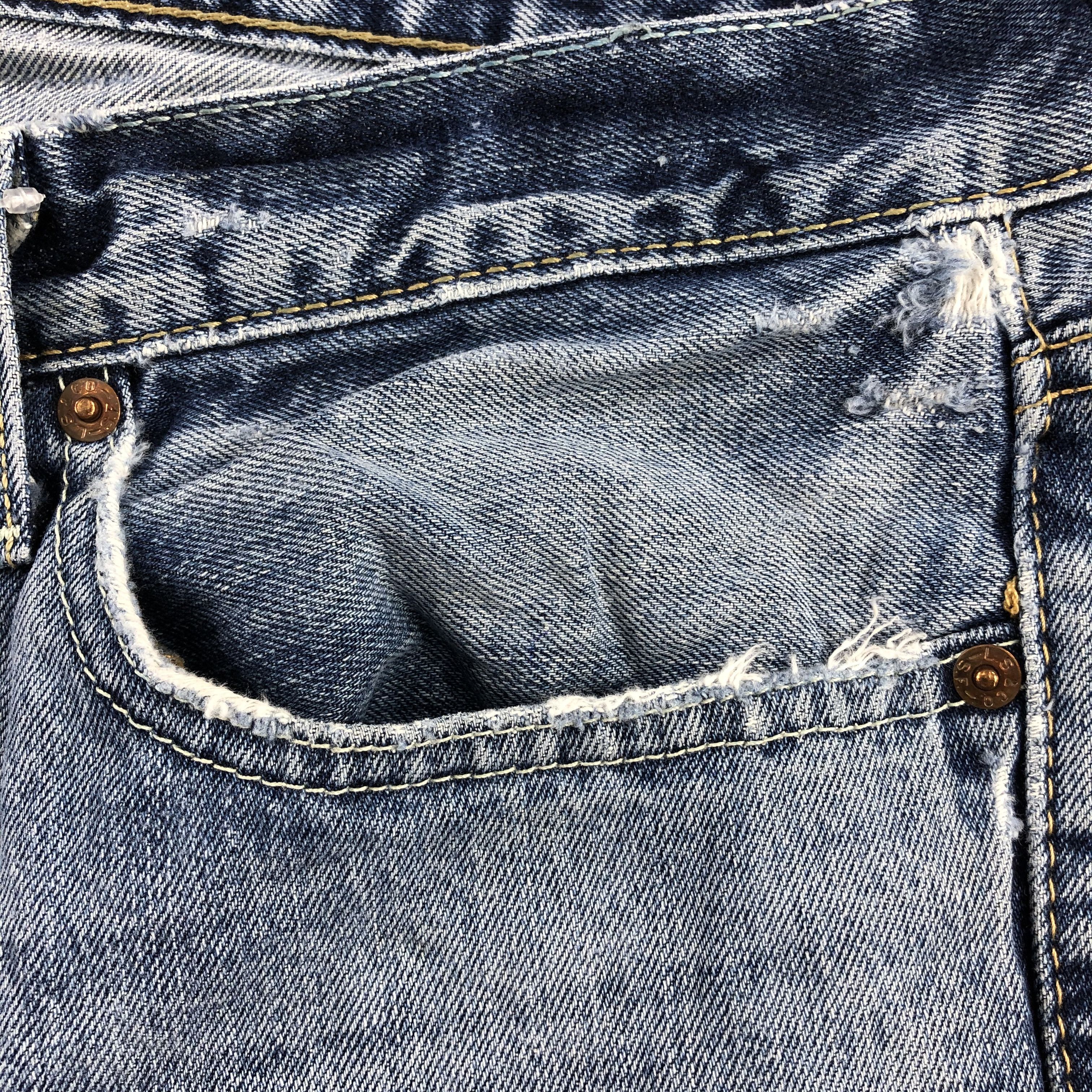 Levi's × Vintage Vintage Blue Wash Levis 501 Jeans-JM2308 Size US 37 - 14 Thumbnail