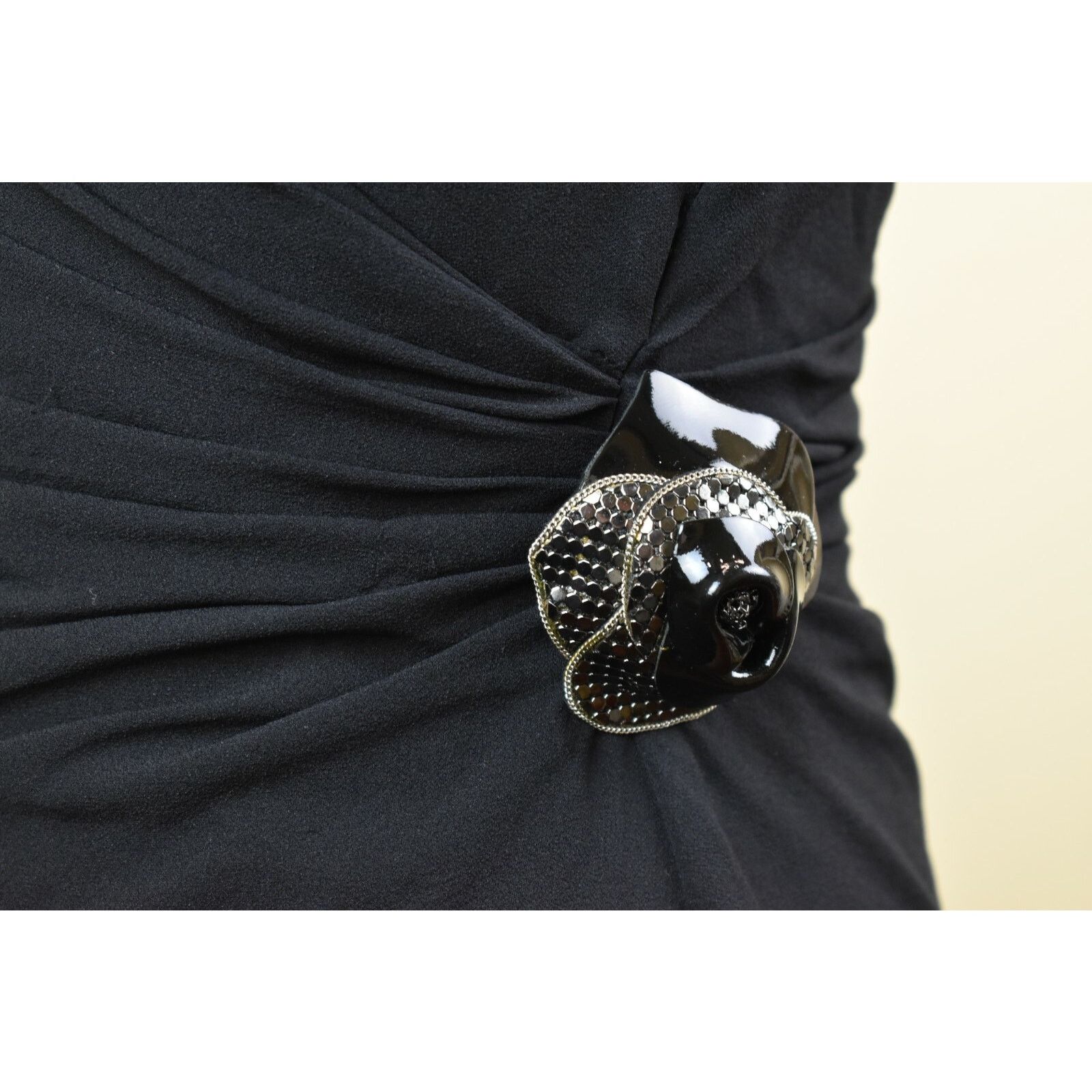 Versace VERSACE BLACK SILK SLEEVELESS FLOWER BROOCH HALTER BLOUSE 38 Size XS / US 0-2 / IT 36-38 - 5 Thumbnail