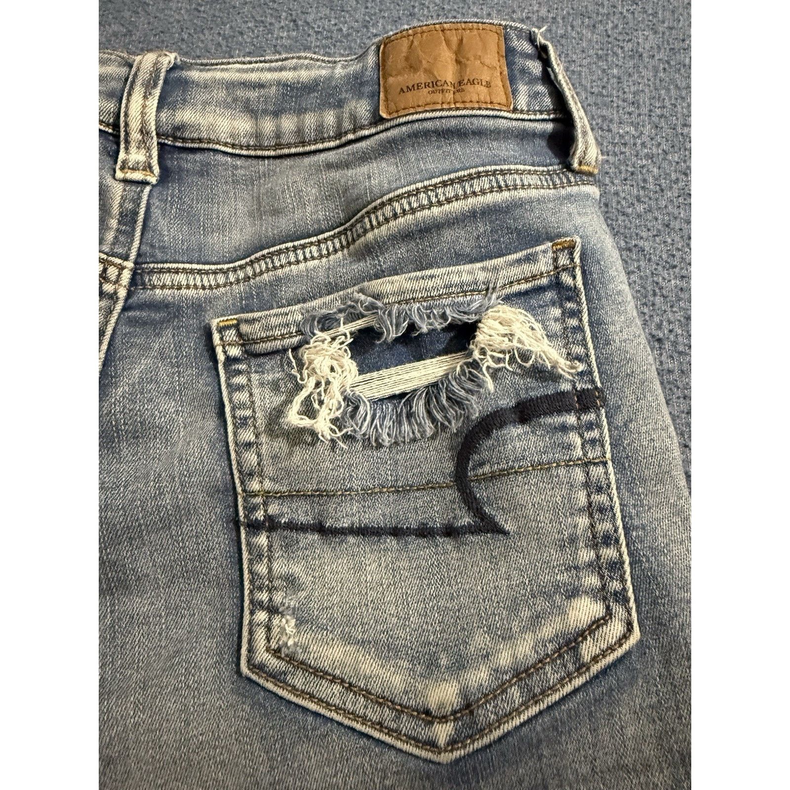 American Eagle Outfitters American Eagle Shorts Next Level Stretch Cut Off Hi Shortie Size 26" / US 2 / IT 38 - 2 Thumbnail