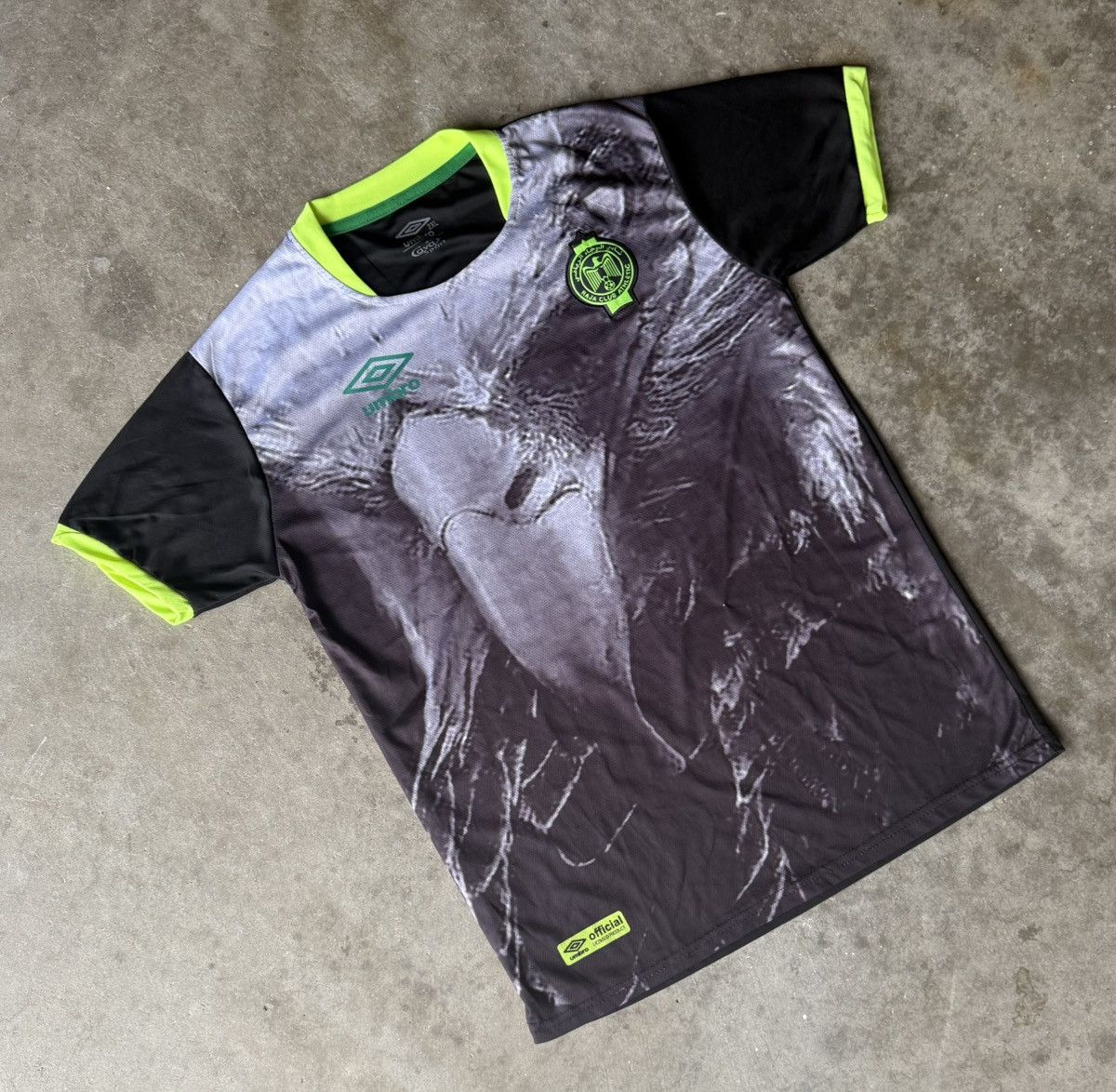 ウェア Supreme xumbro stripe SoccerJersey black Supreme Umbro Stripe Soccer Jersey Black – pikastore.cz