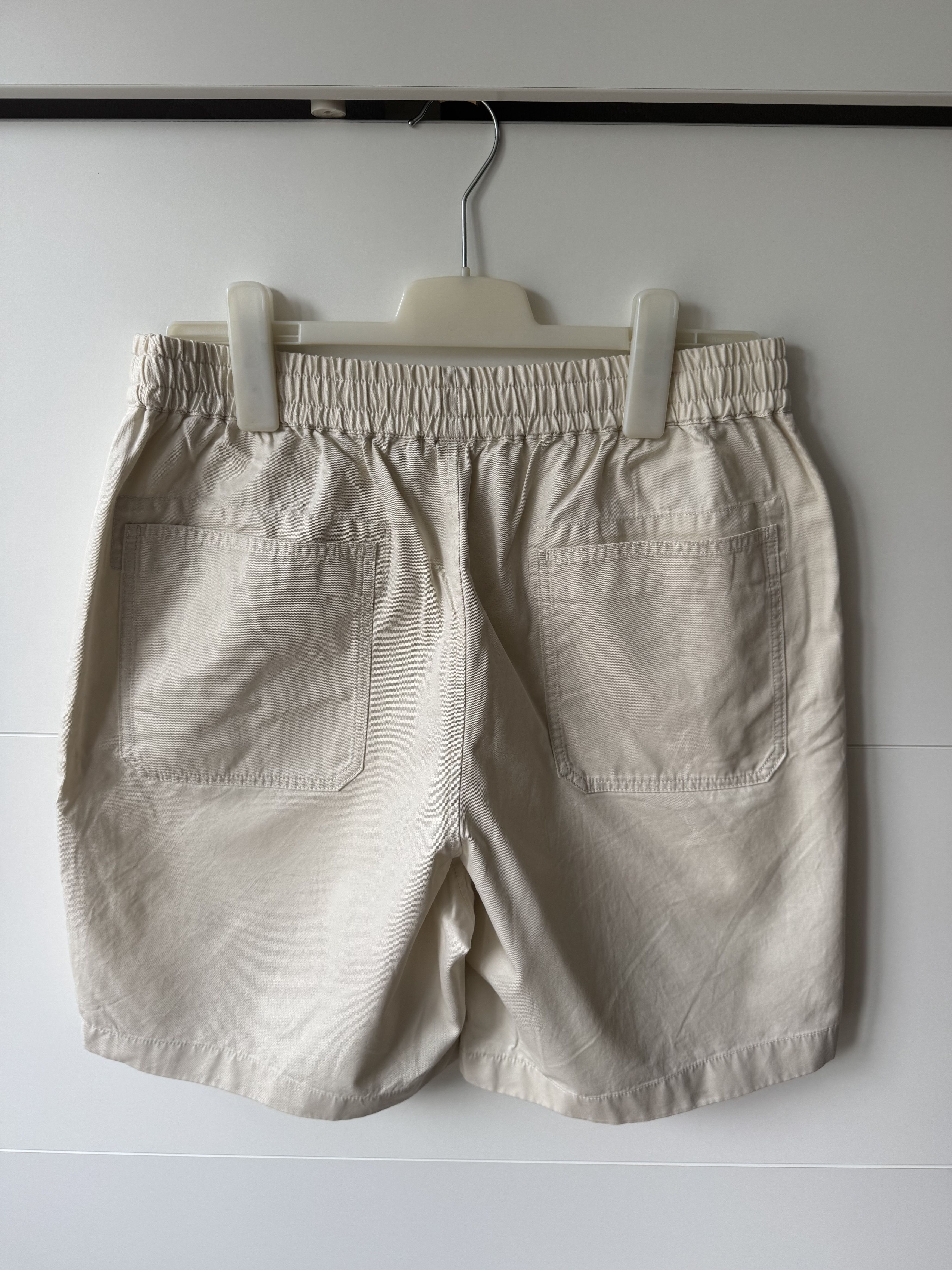 Uniqlo [M] U Easy Wide-Fit Shorts in Natural Size US 30 / EU 46 - 2 Thumbnail