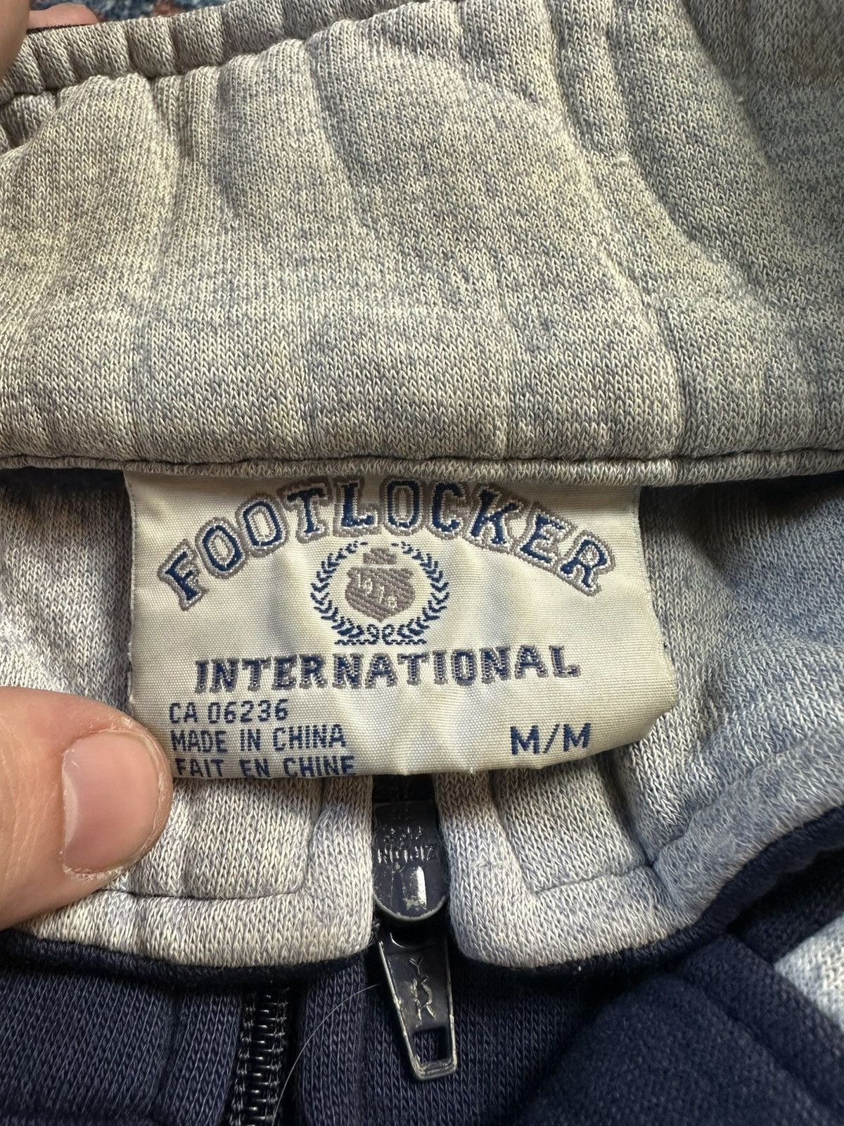 Vintage Vintage Footlocker Zip-up Sweatshirt Medium Size US M / EU 48-50 / 2 - 3 Thumbnail