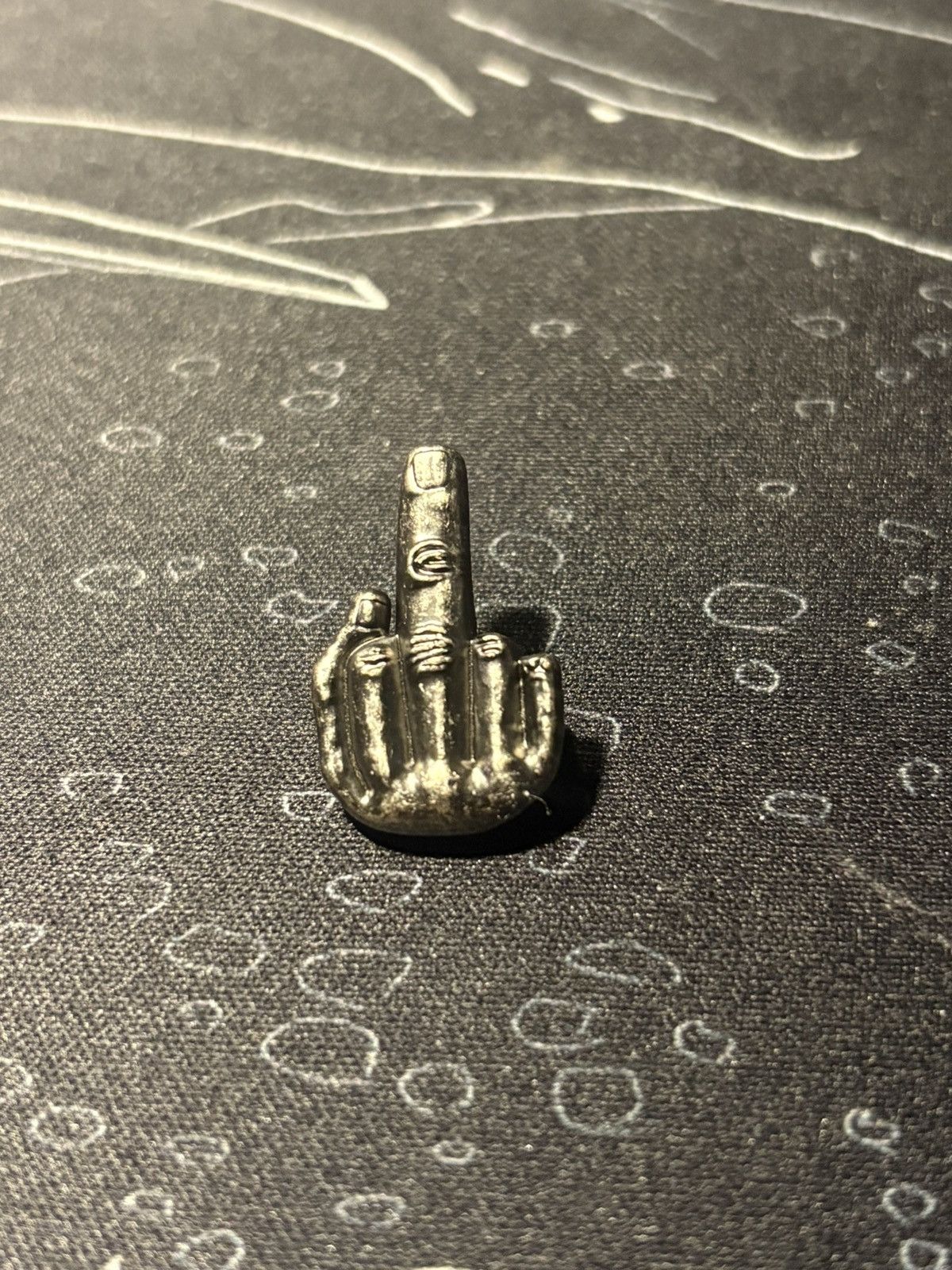 Supreme Supreme Middle Finger Pin Size ONE SIZE - 1 Thumbnail
