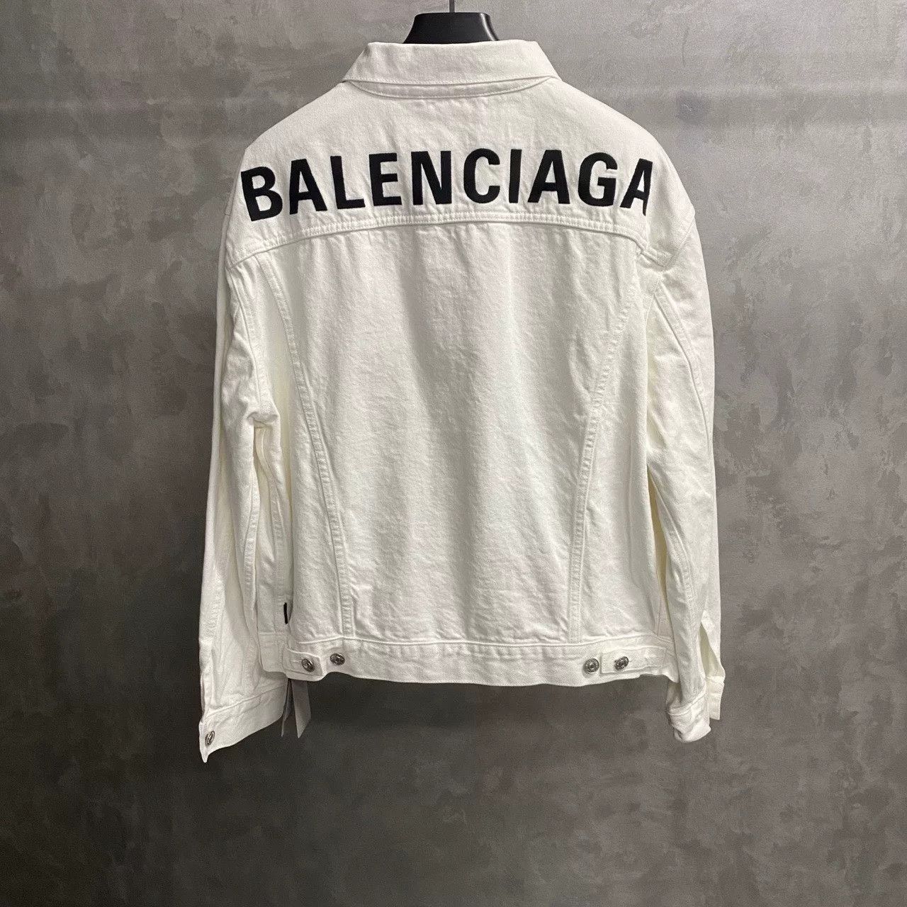 Balenciaga Balenciaga Retro Graphic White Light Jacket xs Men Size US XS / EU 42 / 0 - 1 Thumbnail