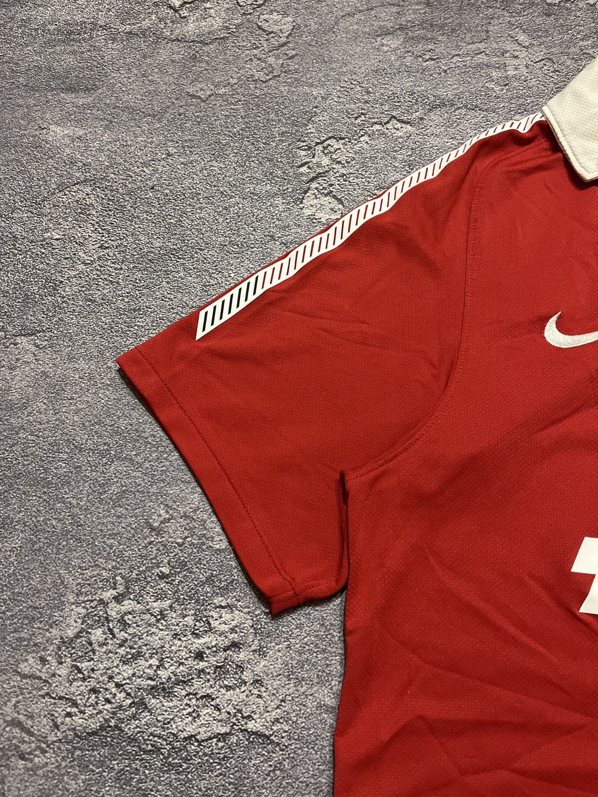 Nike Nike Manchester United Jersey 2010 Home Soccer Jersey AON Size US S / EU 44-46 / 1 - 5 Thumbnail