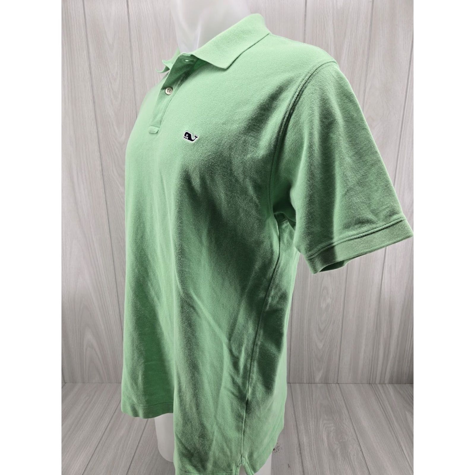 Vineyard Vines Vineyard Vines Polo Shirt Mens Medium Green Short Sleeve Cotton Polo Shirt Mens Green Regular Fit Lifespan: 19.75 shoulder to shoulder? Size US M / EU 48-50 / 2 - 3 Thumbnail