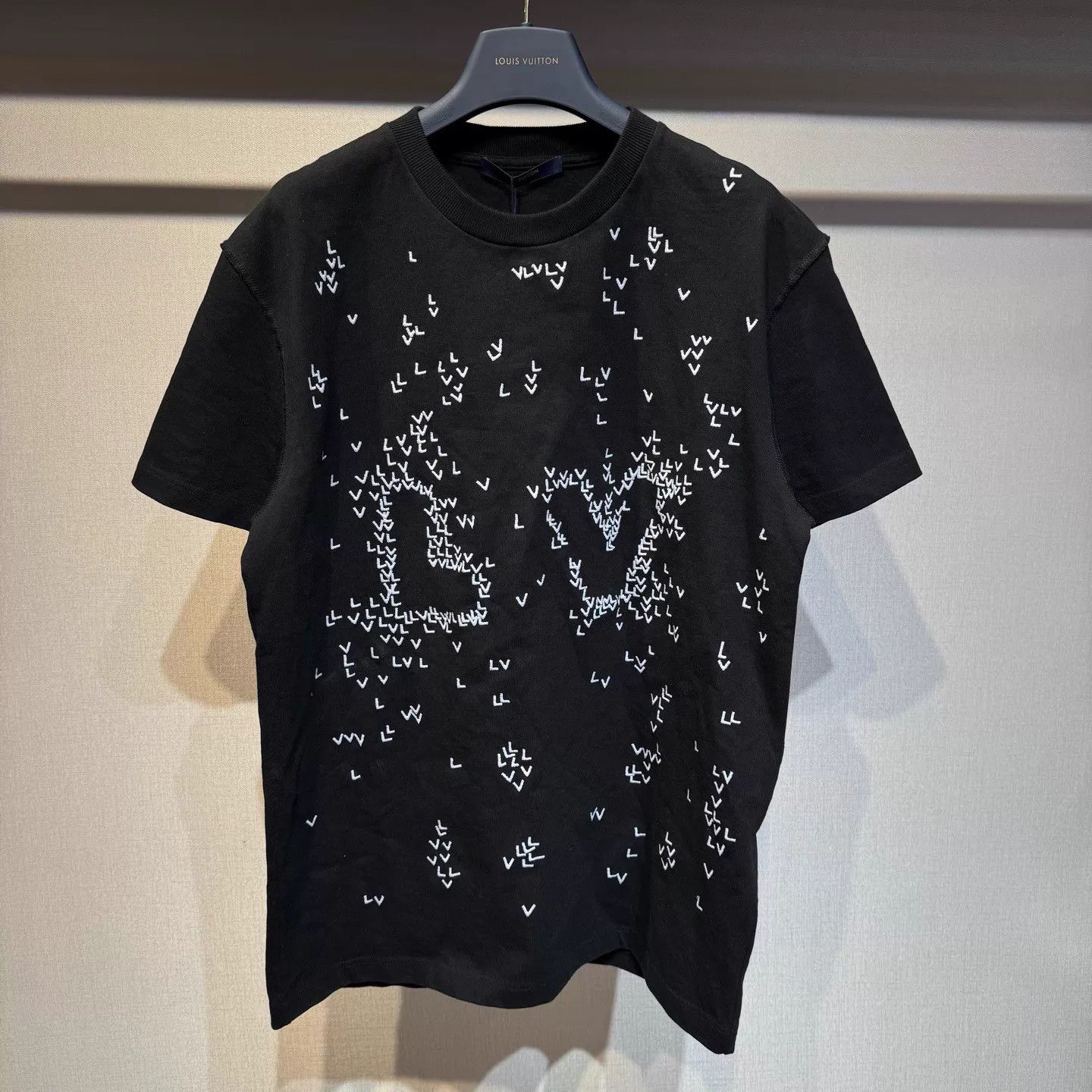 Louis Vuitton Louis Vuitton Black Galaxy Monogram SS Tee S New Size US S / EU 44-46 / 1 - 1 Thumbnail