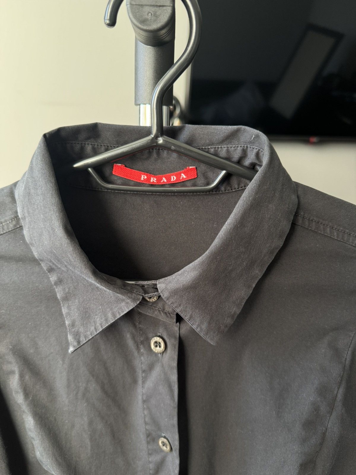 Prada Prada small logo shirt in black Size M / US 6-8 / IT 42-44 - 4 Thumbnail