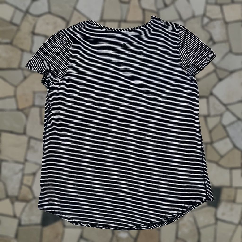Lululemon VINTAGE Lululemon Love Shirt Short Sleeve Black Striped Womens 10 T-Shirt Size L / US 10 / IT 46 - 1 Thumbnail