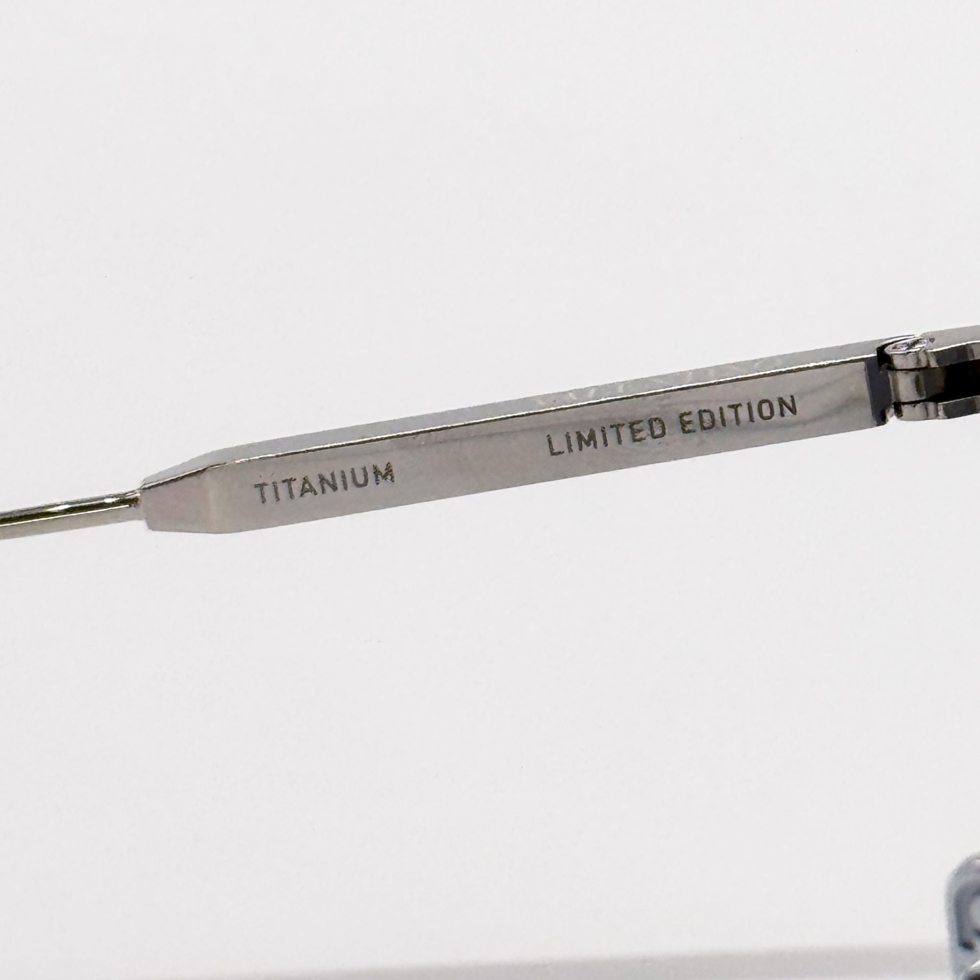 Valentino NEW VALENTINO SUNGLASSES VLS-168B LIMITED EDITION SILVER Size ONE SIZE - 6 Thumbnail