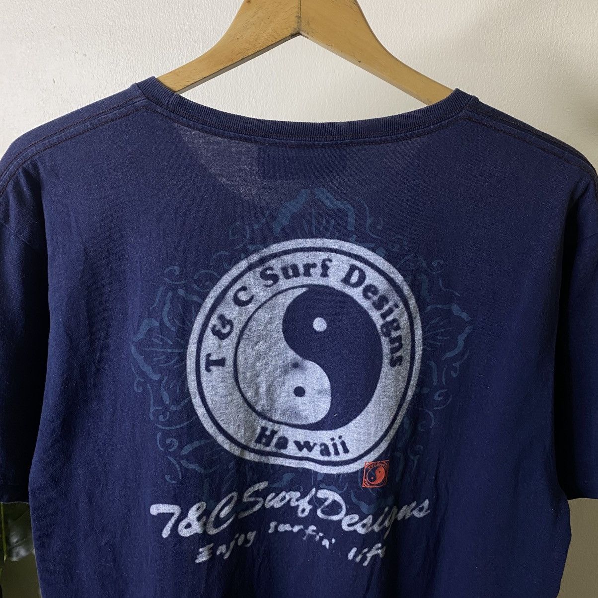 Vintage Vintage Y2K T&C Surf Ying Yang Logo Tee Size US L / EU 52-54 / 3 - 2 Thumbnail