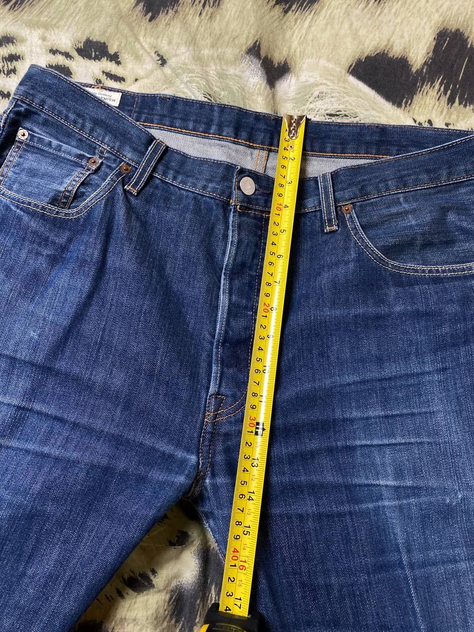 Levi's × Vintage Vintage Levi’s Faded 501 Mid Wash Jeans Size US 38 / EU 54 - 16 Thumbnail