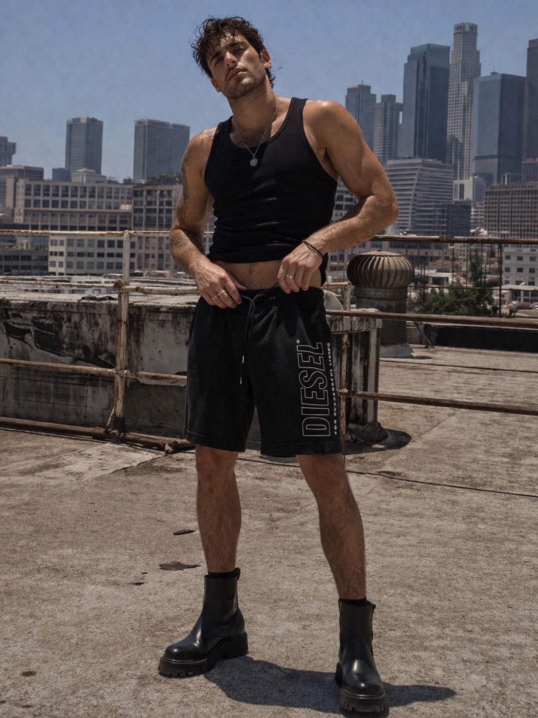 Diesel Diesel Logo Sweat Shorts Black XS/S Y2K Streetwear Size US 30 / EU 46 - 1 Thumbnail