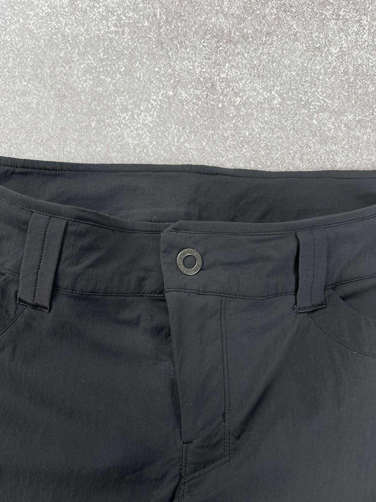 Arc'teryx Women’s Arc’teryx Nylon Shorts Size 10 Size 32" / US 10 / IT 46 - 5 Thumbnail