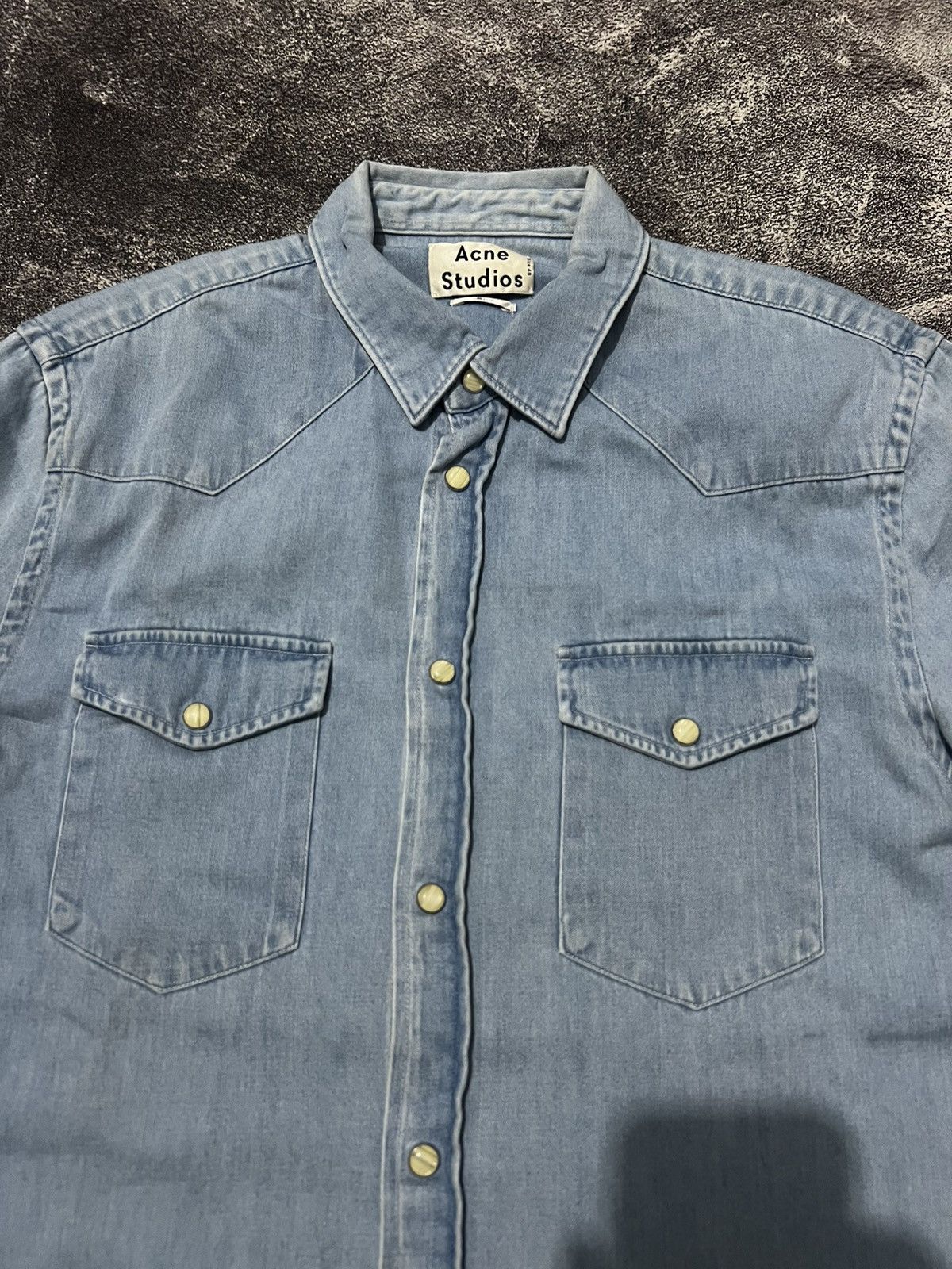 Acne Studios Acne Studios Ewing Den Pss16 Stone Button Shirt Size US M / EU 48-50 / 2 - 3 Thumbnail