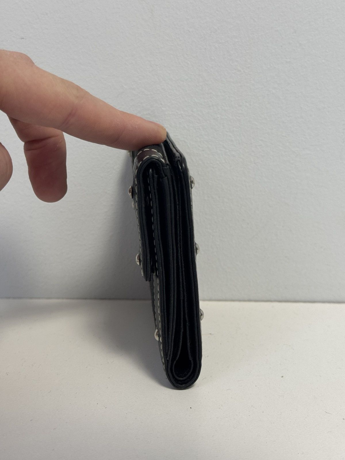 Givenchy Auth Givenchy Vintage Leather Compact Wallet Preowned Black Size ONE SIZE - 7 Thumbnail