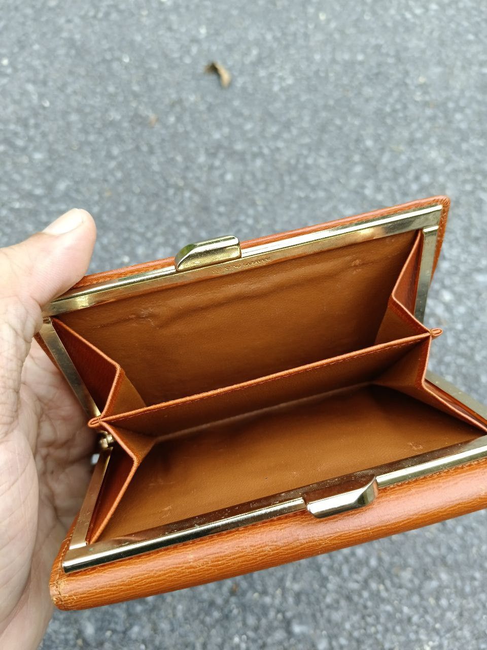 Leather × Valentino OG🔥GRAIL VALENTINO GARAVANI WALLET Size ONE SIZE - 6 Thumbnail