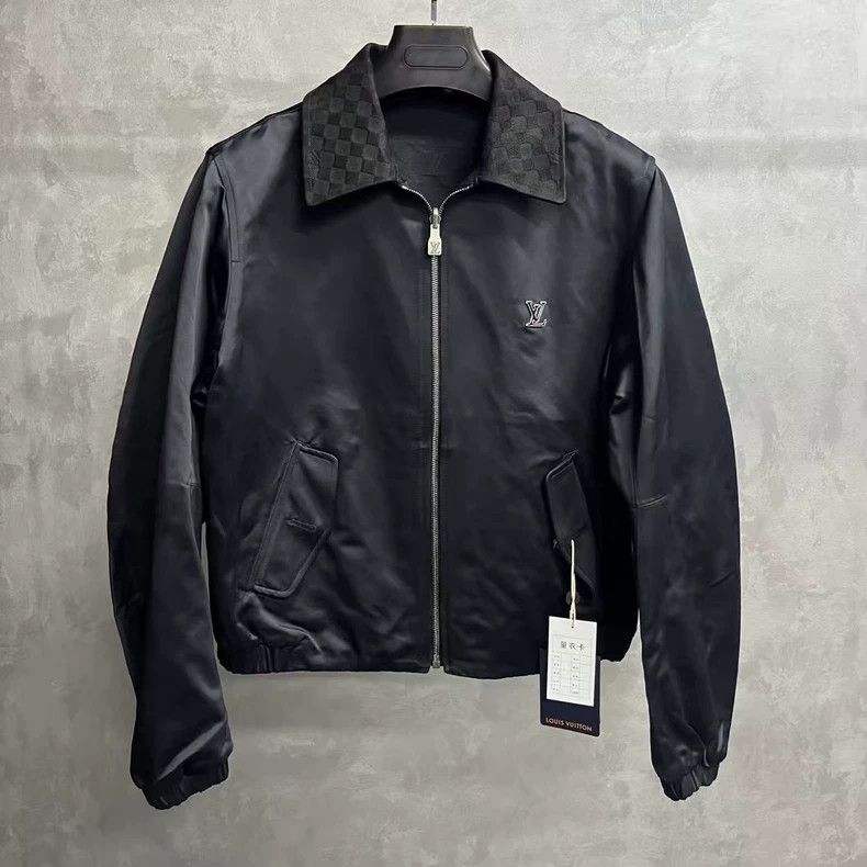 Louis Vuitton LOUIS VUITTON 25 Newest Black Men's Spring/Summer Collectio Size US S / EU 44-46 / 1 - 1 Thumbnail