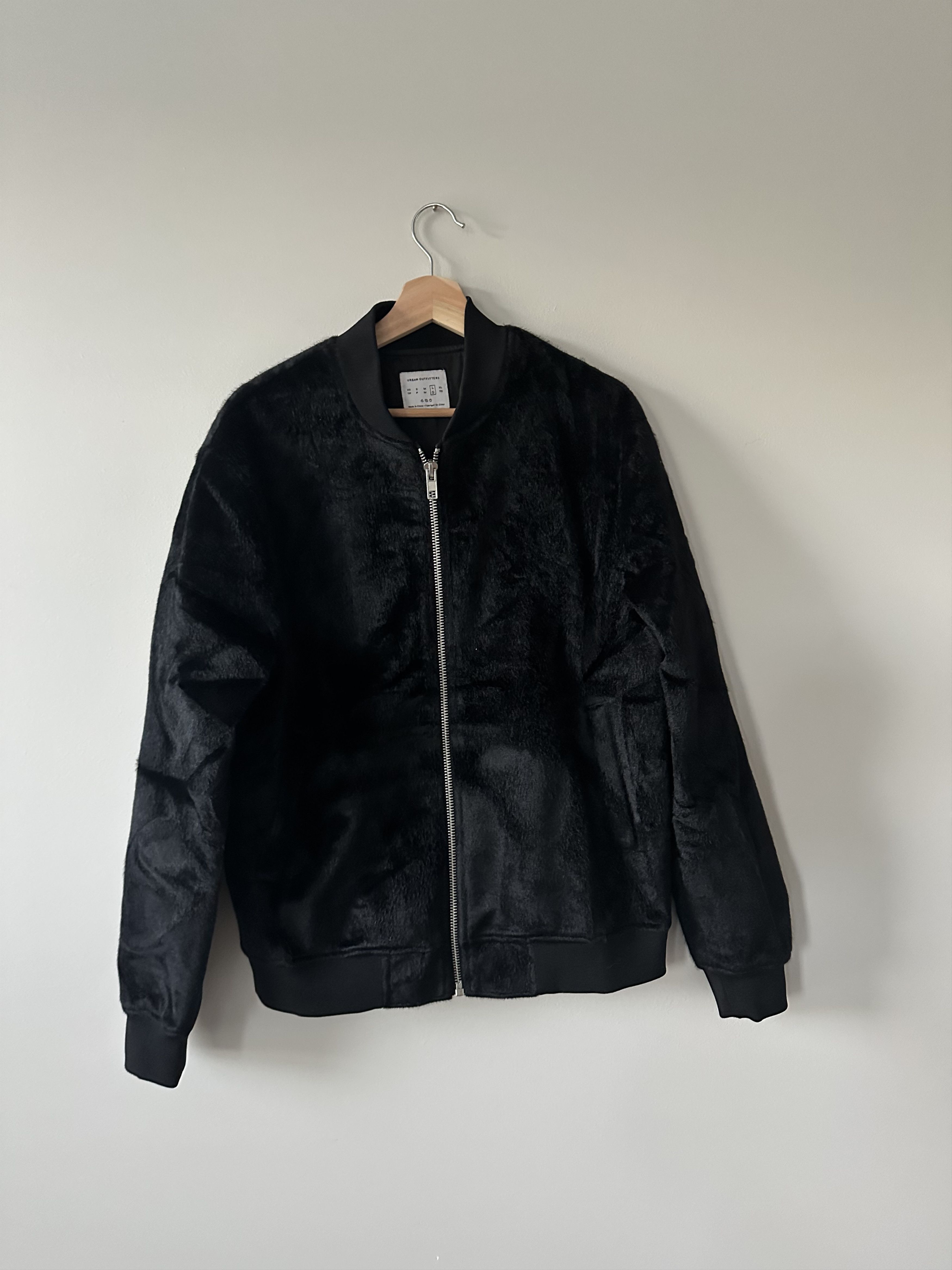 Urban Outfitters Urban Outfitters Faux Fur Jet Black Bomber Jacket Size US L / EU 52-54 / 3 - 1 Thumbnail