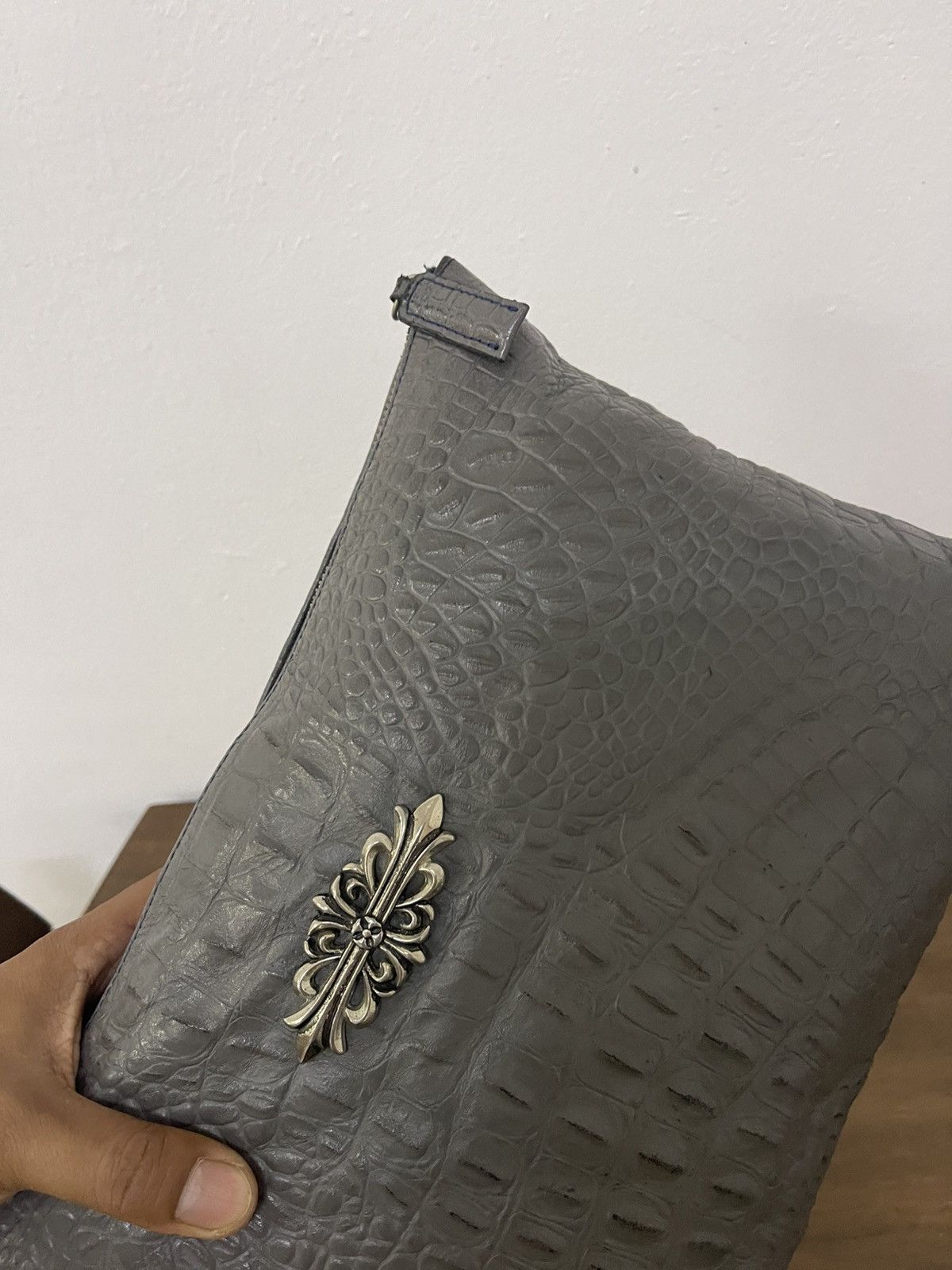 Leather Croc Embossed Clutch Bag with cross Size ONE SIZE - 4 Thumbnail
