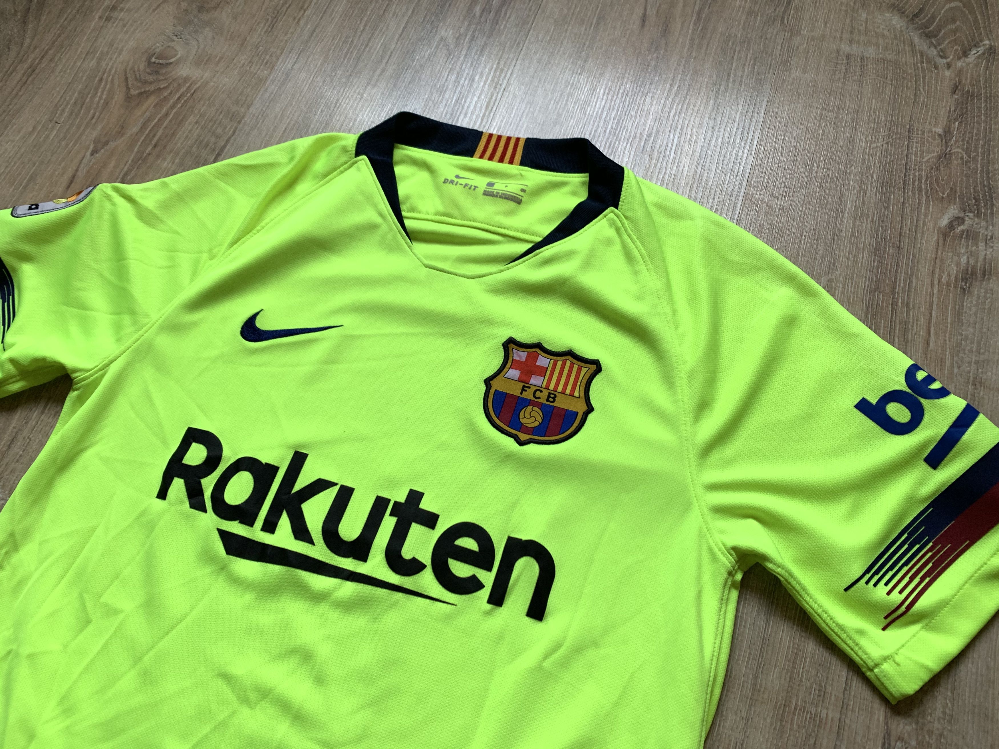 Nike × Vintage Nike FC Barcelona Away Shirt Liga Patch 2018-2019 Size US S / EU 44-46 / 1 - 3 Thumbnail